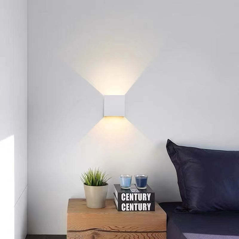 Kirono Outdoor Wall Light