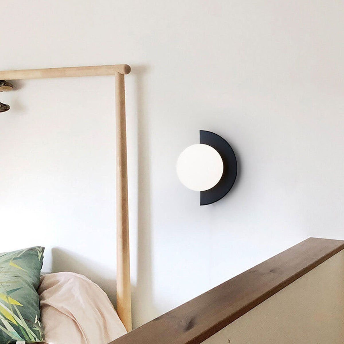 Lioon Globe Wall Light