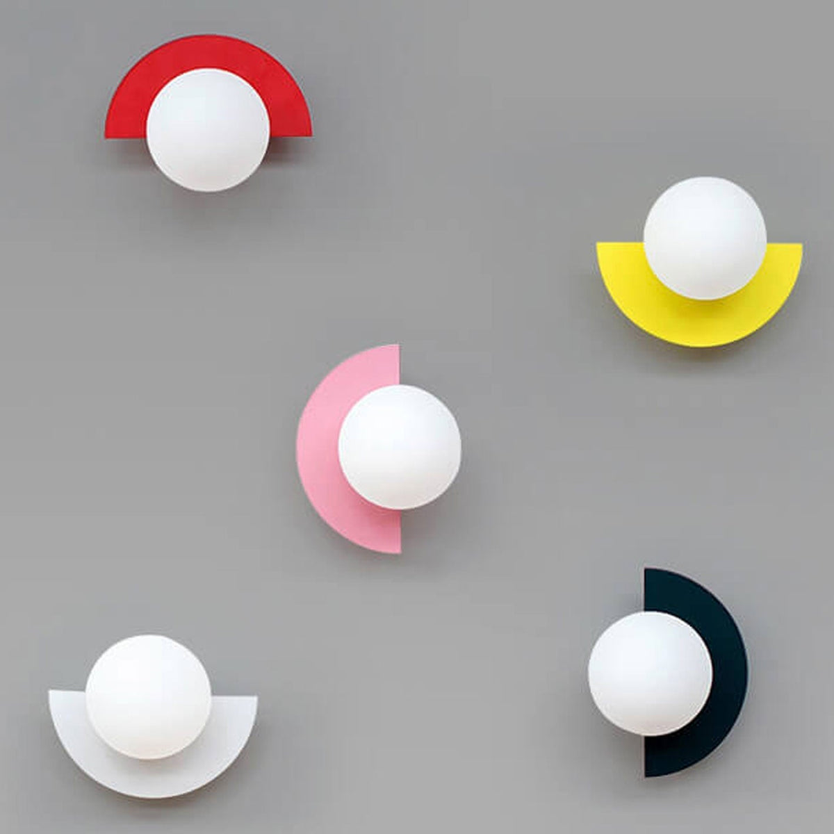 Lioon Globe Wall Light