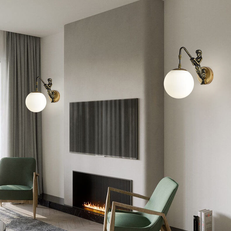 Roveno Globe Wall Light