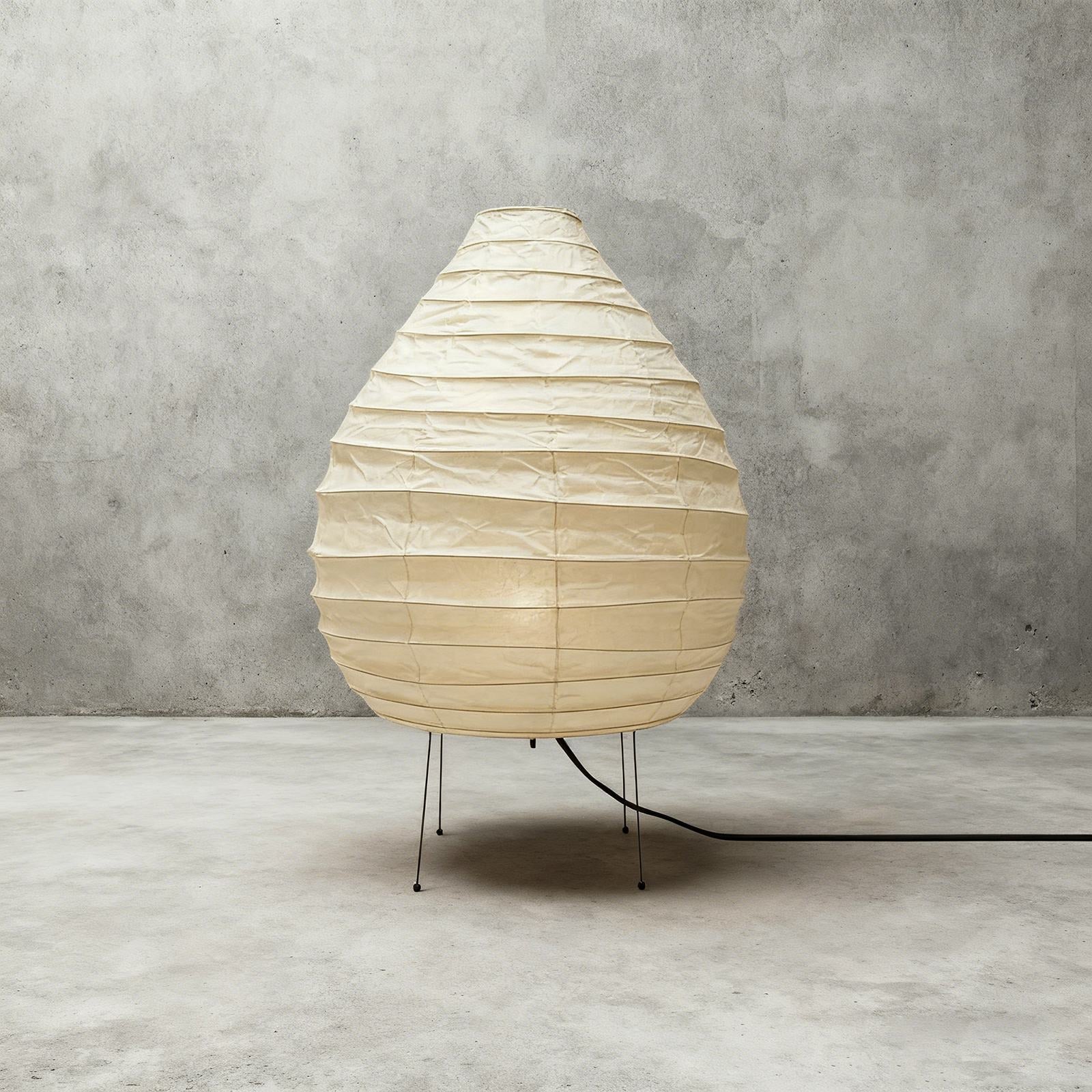 Evere Table Lamp