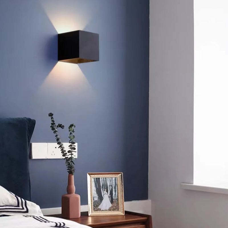Kirono Outdoor Wall Light
