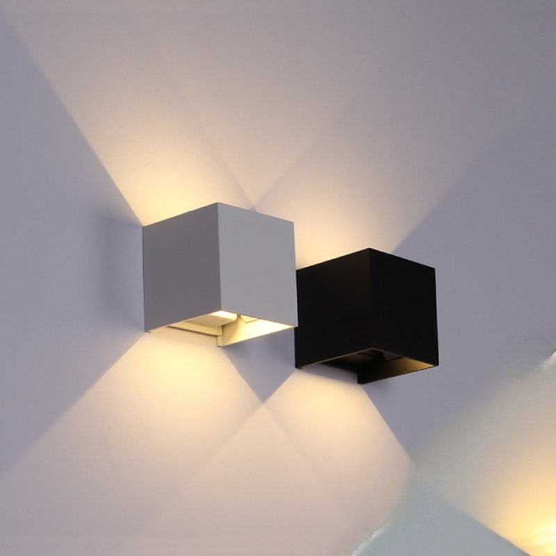 Kirono Outdoor Wall Light