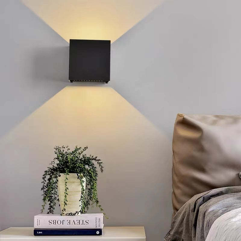 Kirono Outdoor Wall Light