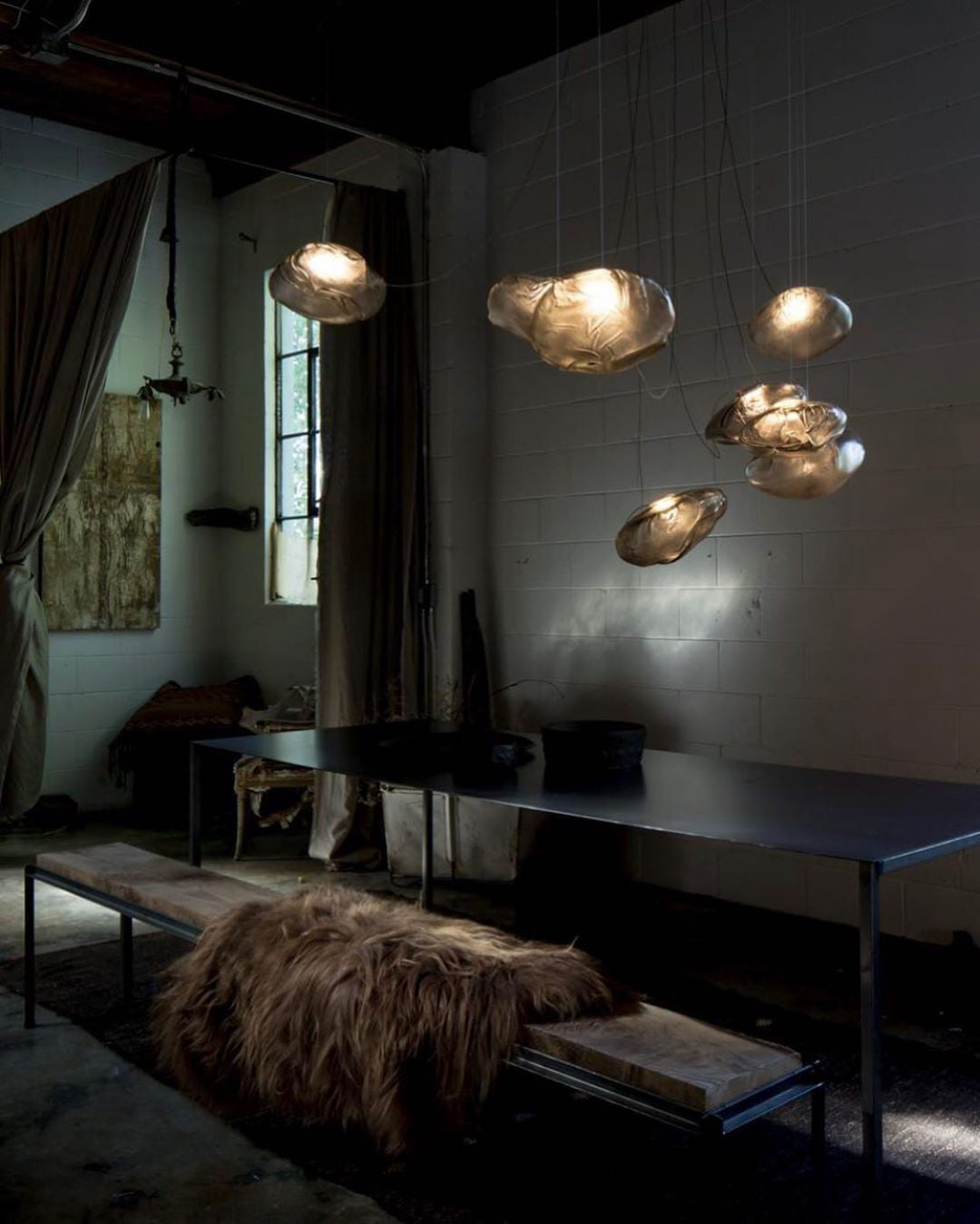 Neroera Sculptural Pendant Light
