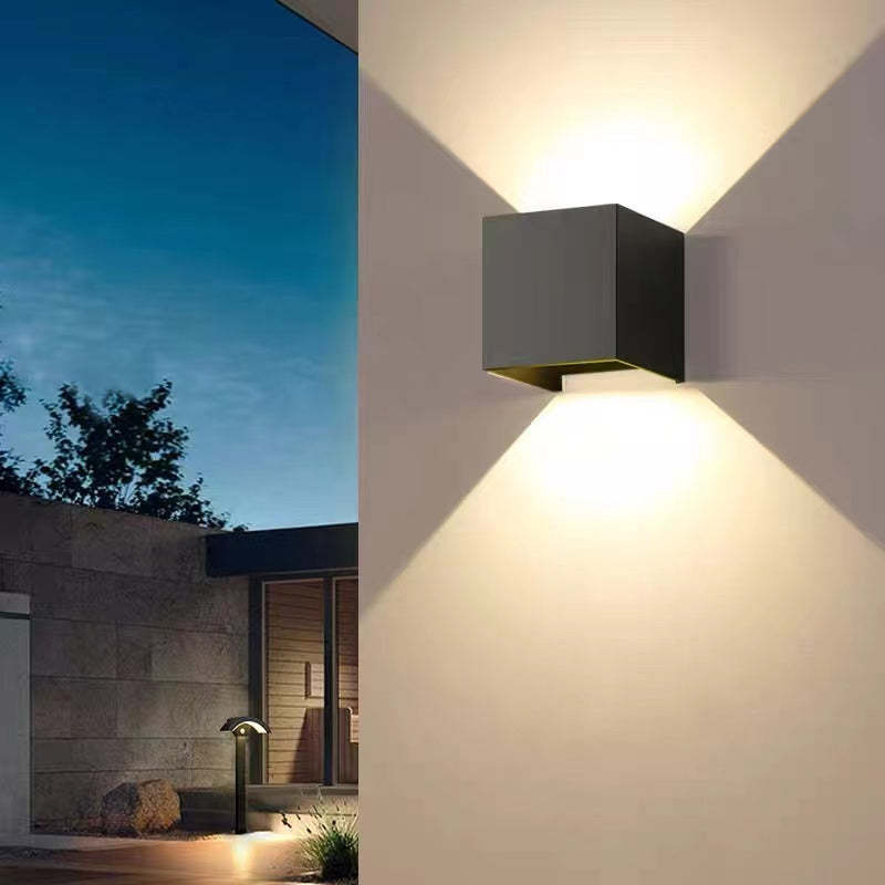 Kirono Outdoor Wall Light