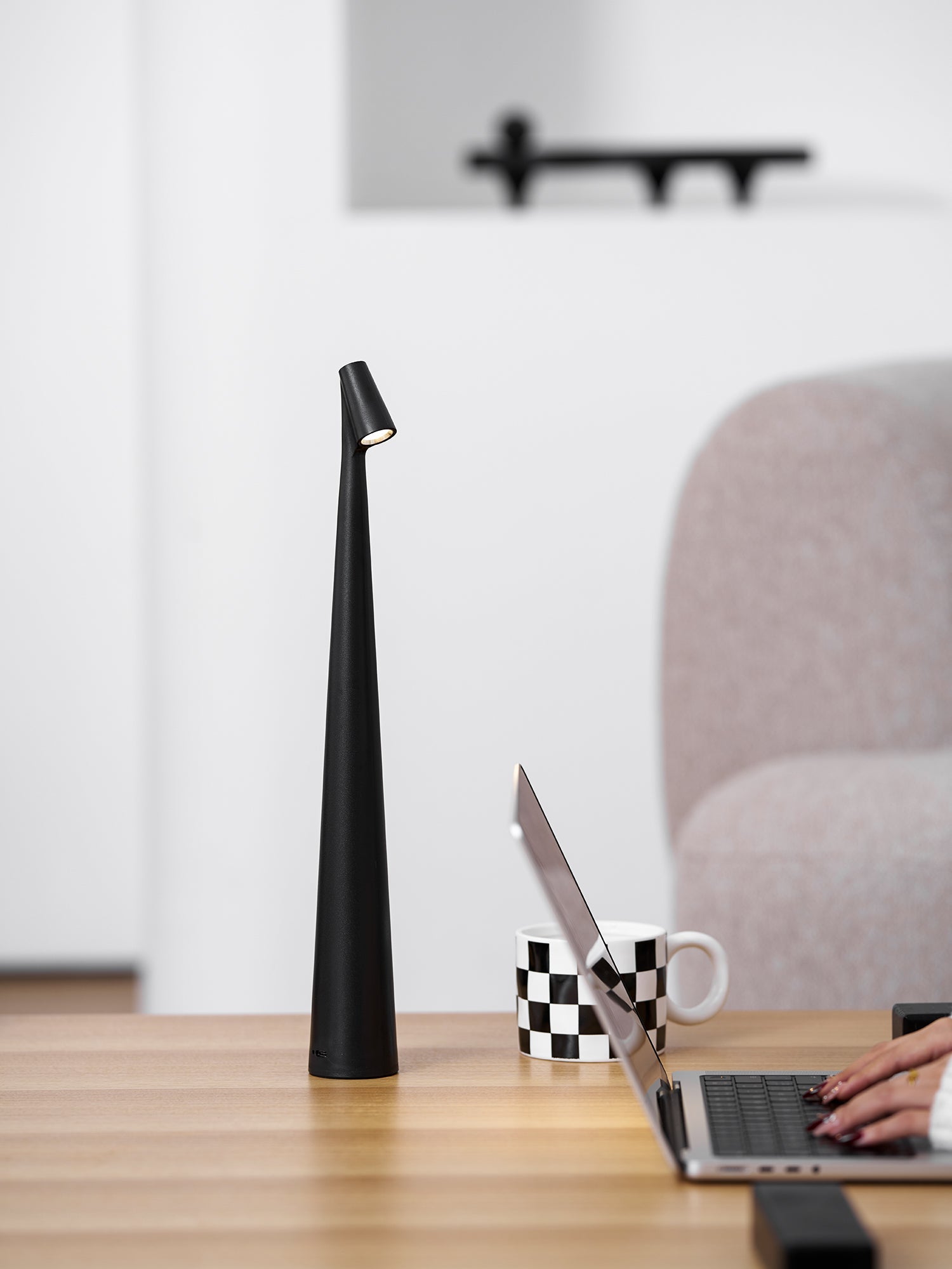 Junoio Table Lamp