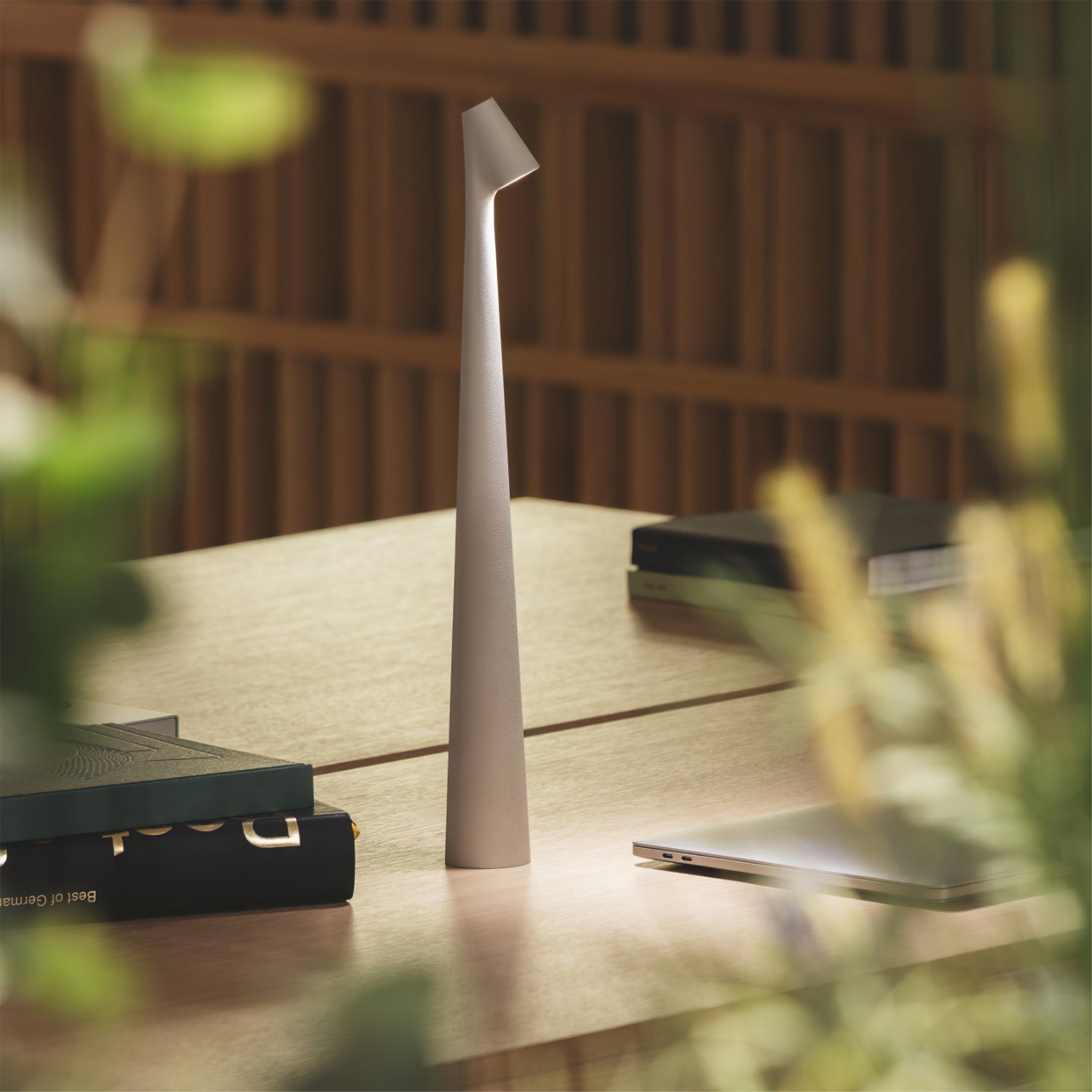 Junoio Table Lamp