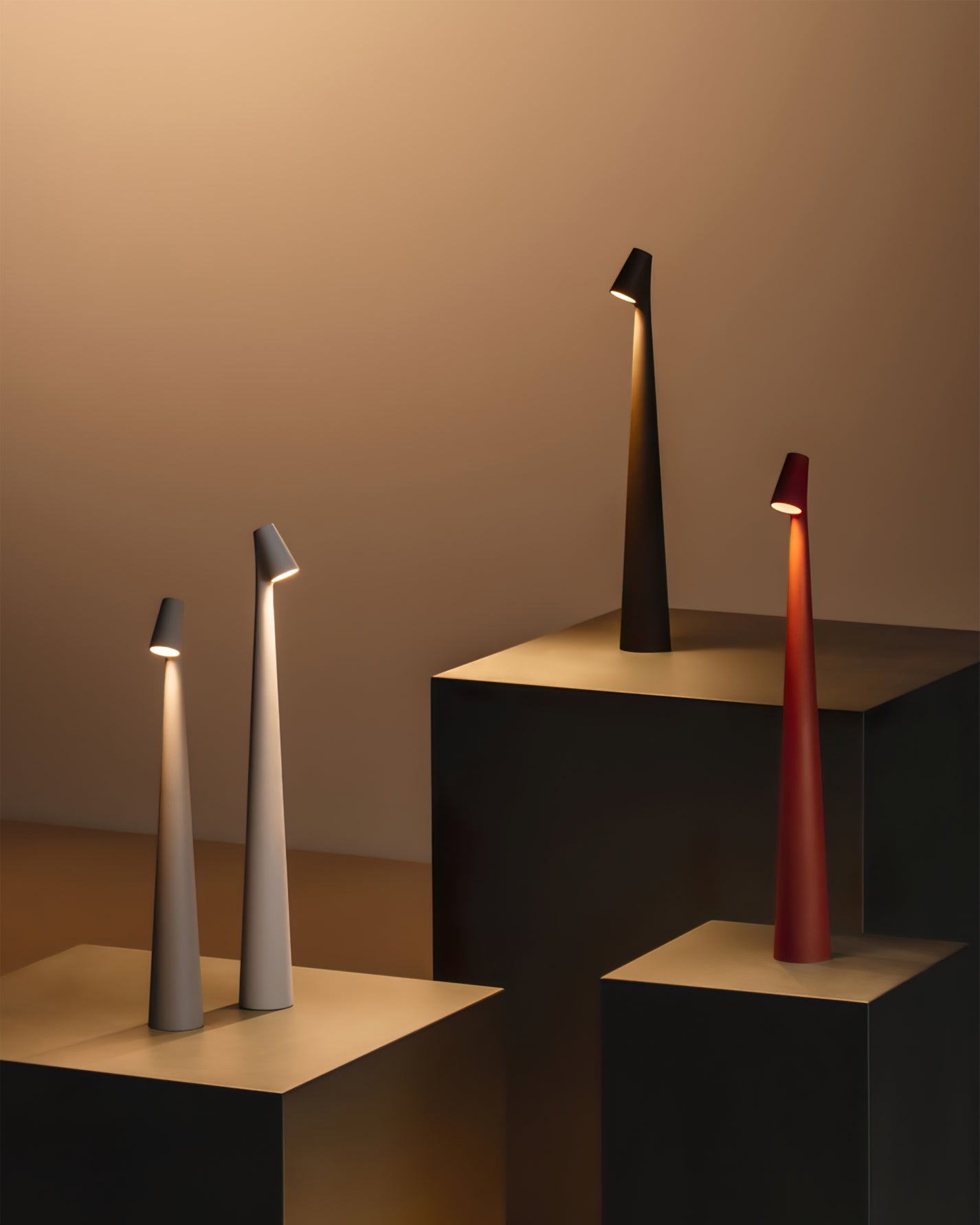 Junoio Table Lamp