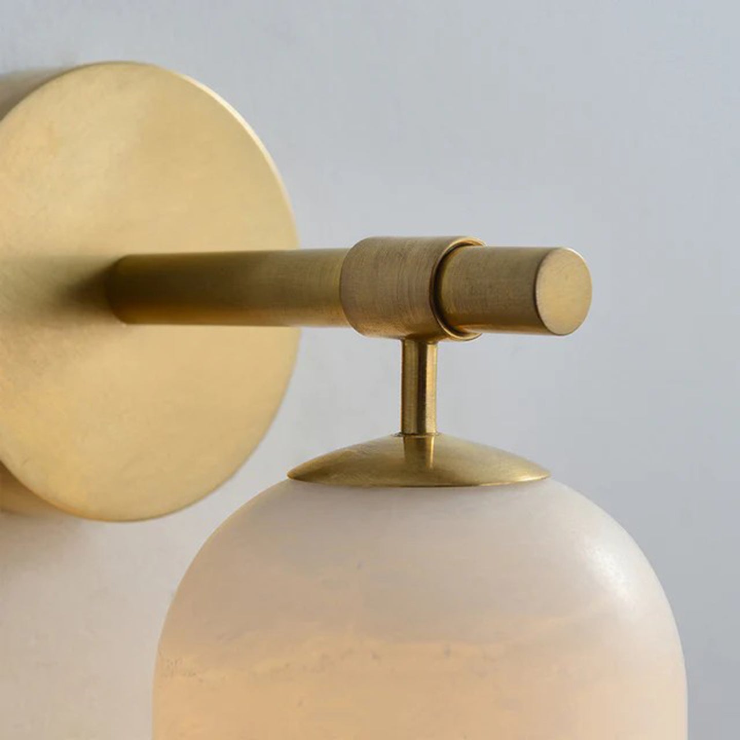 Velaton Wall Light