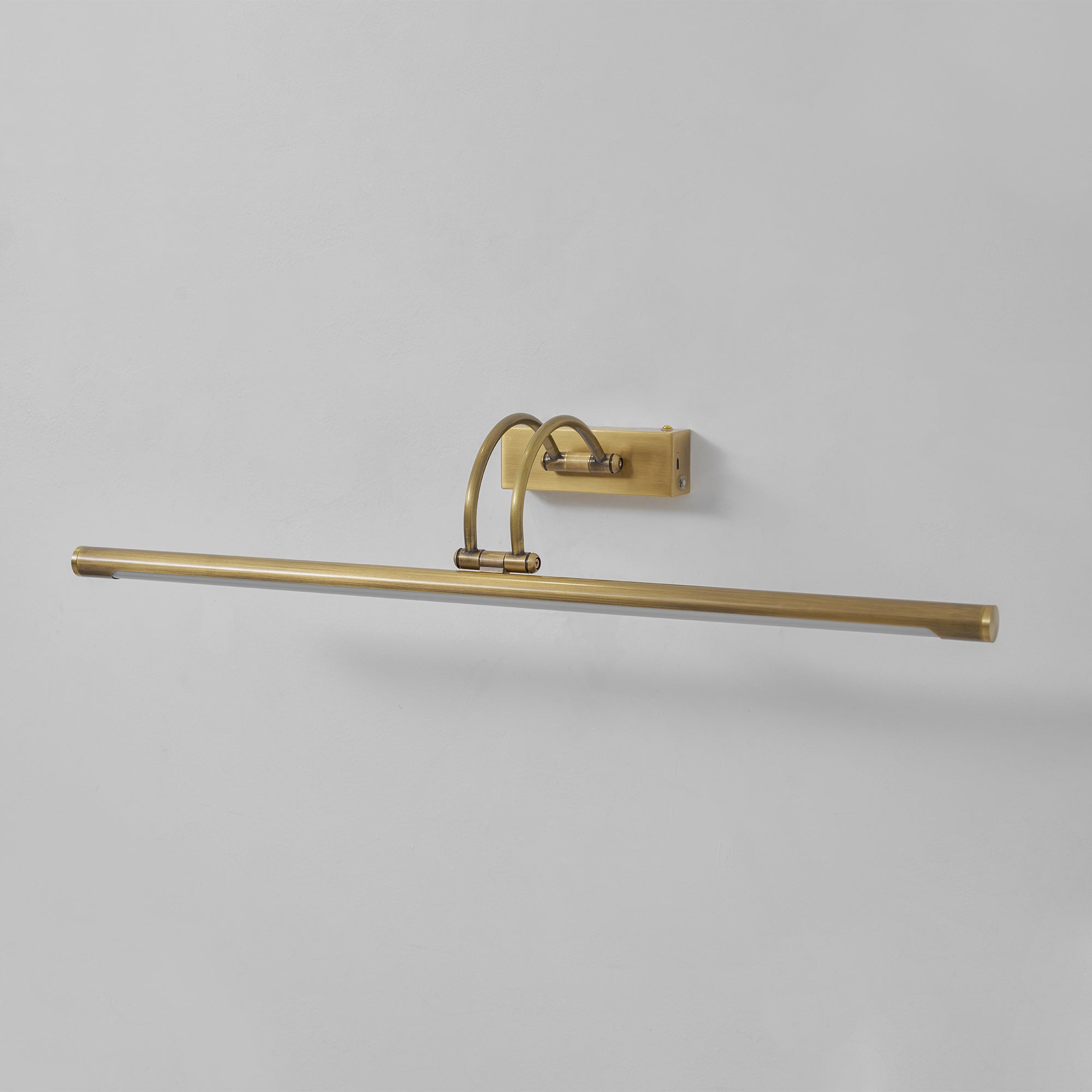 Lexanus Linear Wall Light