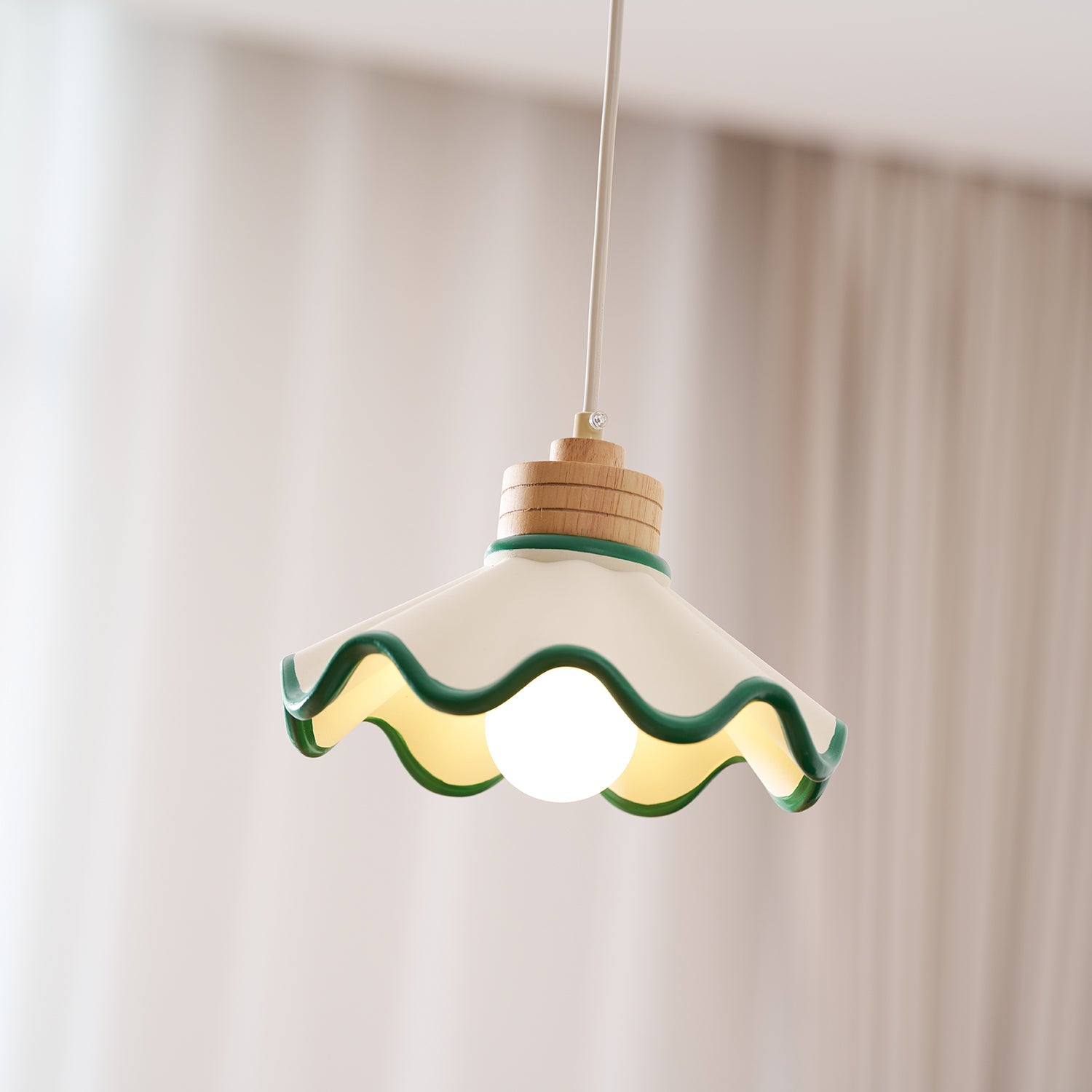 Halenoal Scalloped Pendant Light