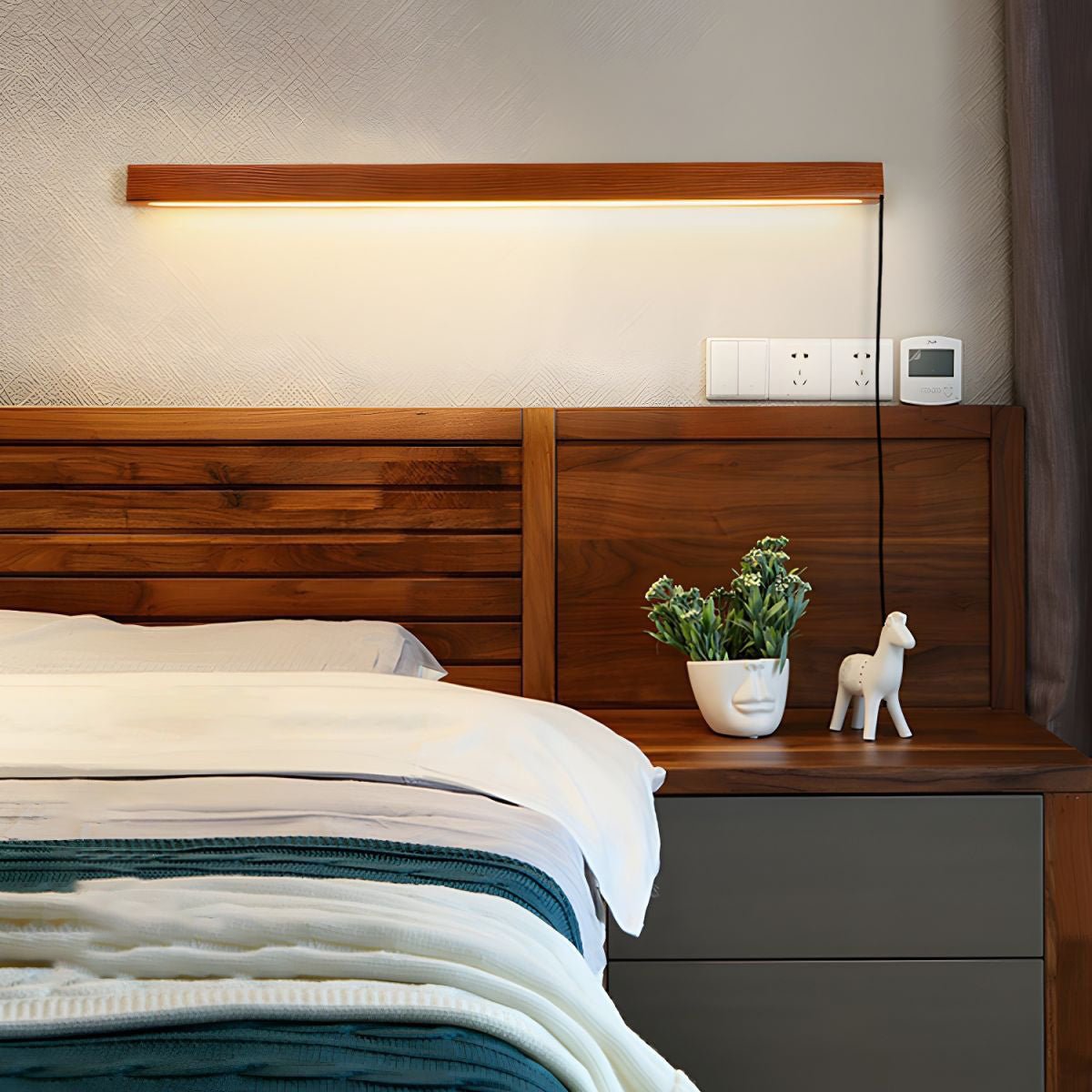 Oakford Linear Wall Light