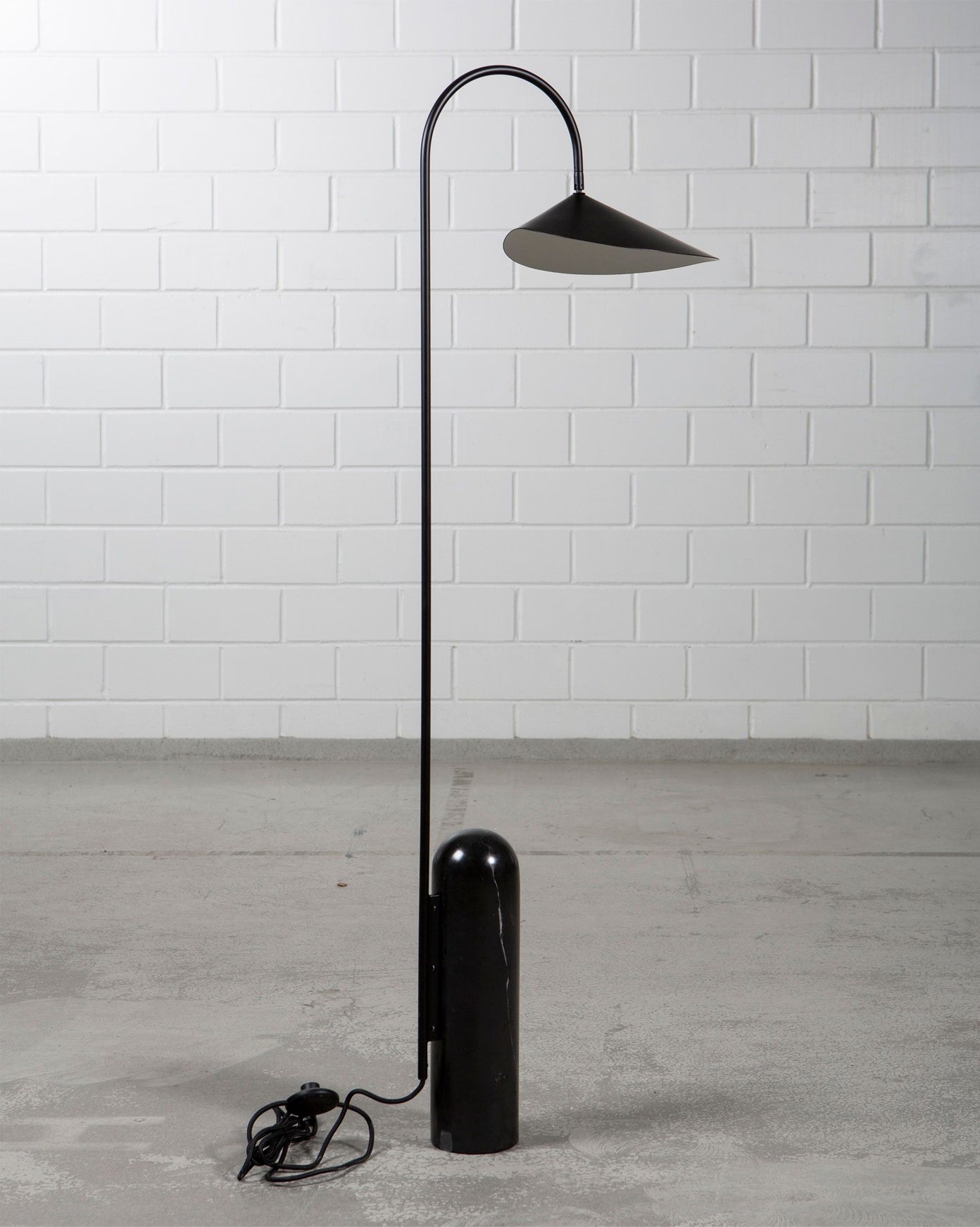 Sageeka Minimalist Floor Lamp