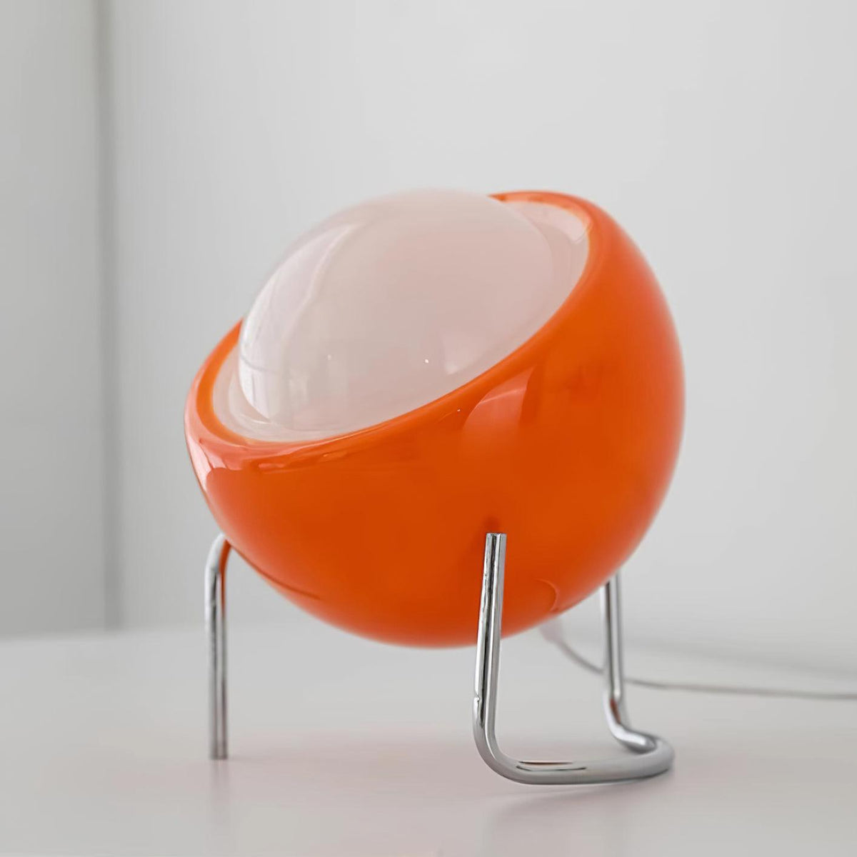 Soleyum Table Lamp