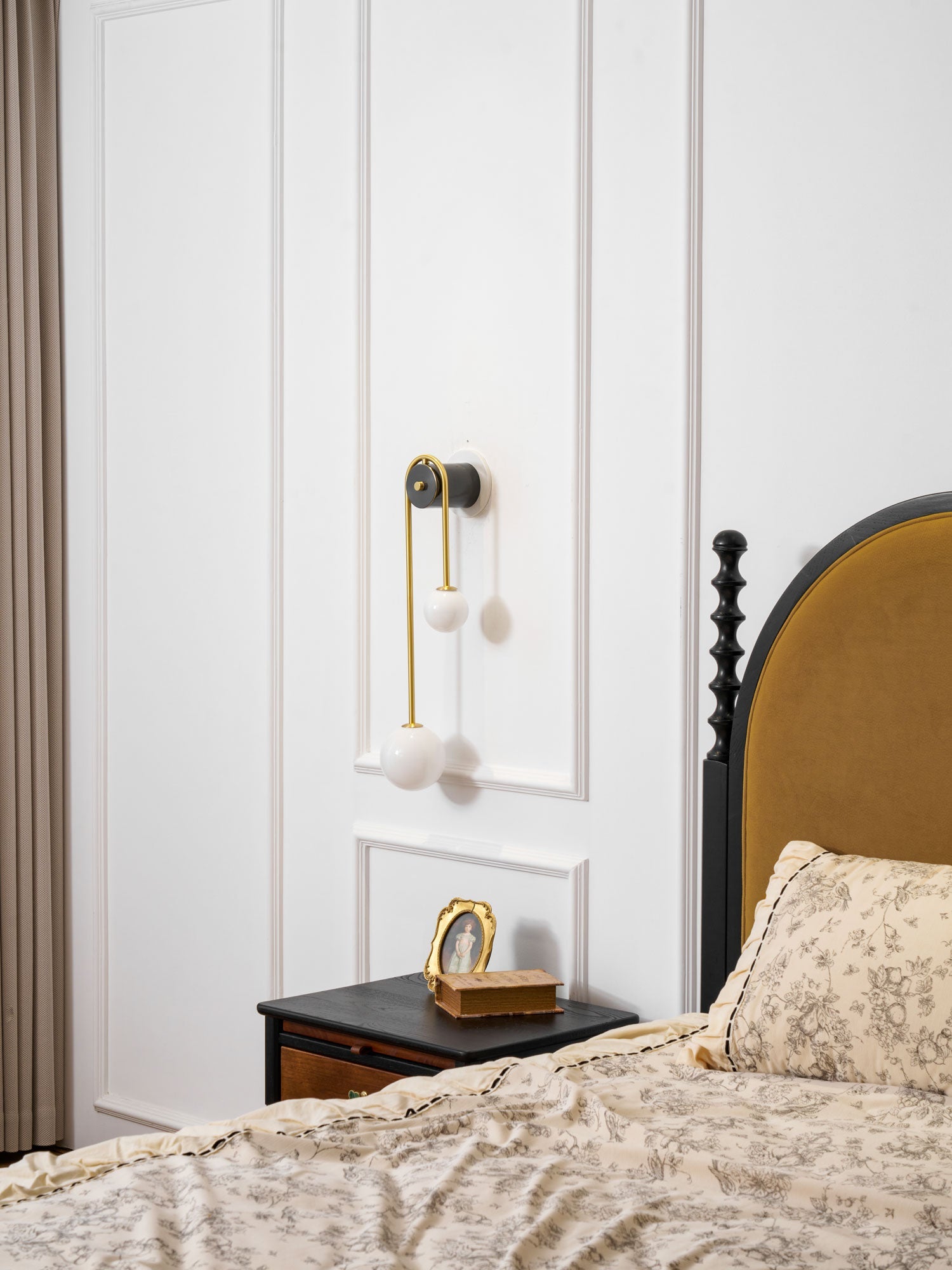 Kofaro Arc Wall Light