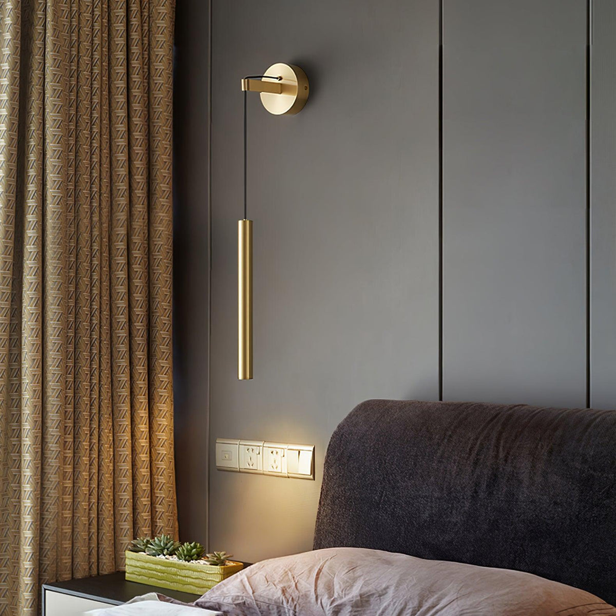 Brass Line Wall Light – detail 2