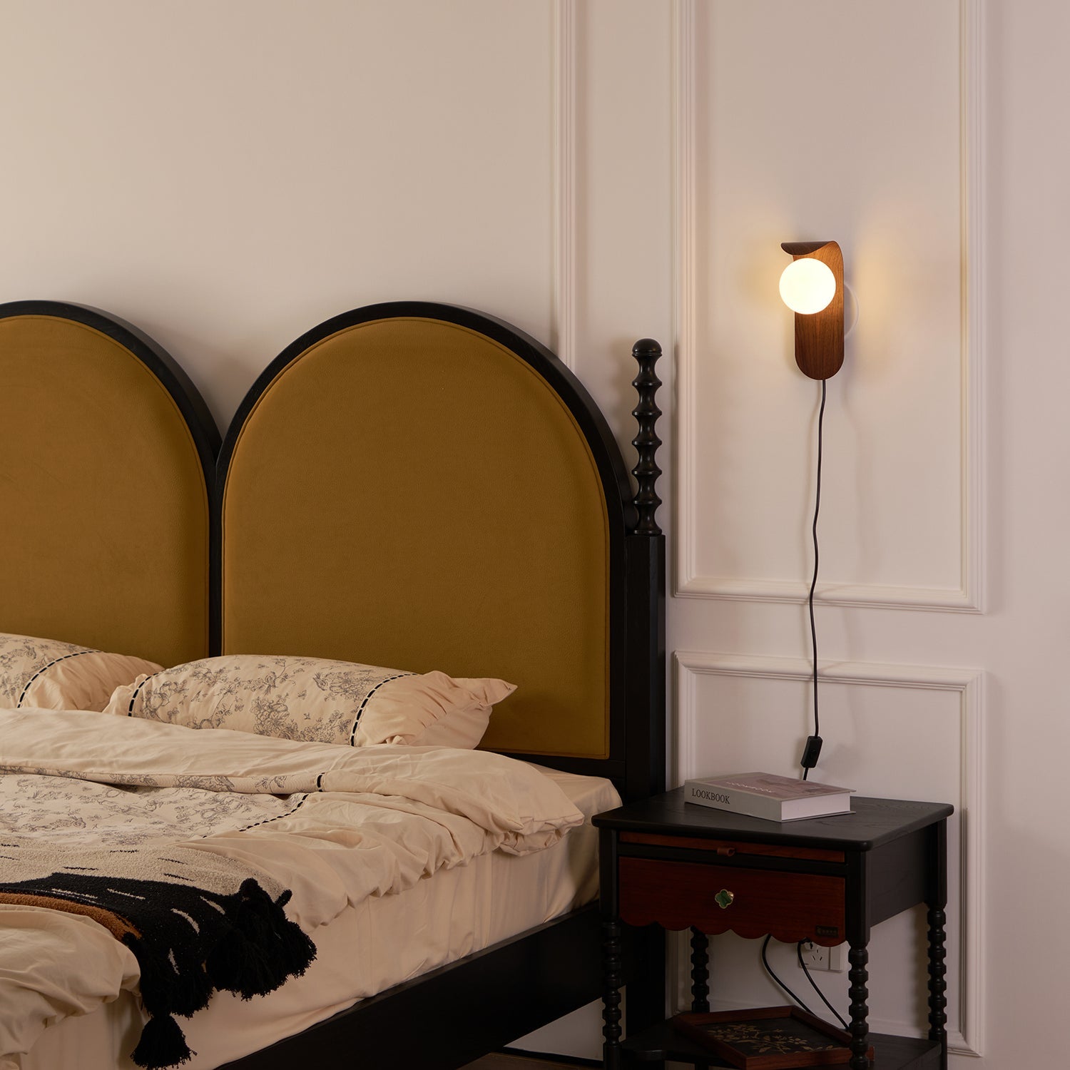 Axes Plug In Wall Light