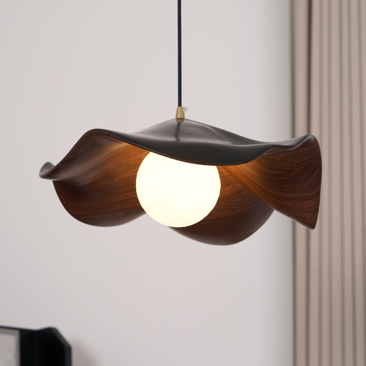 Zane Lotus Plug In Pendant Light