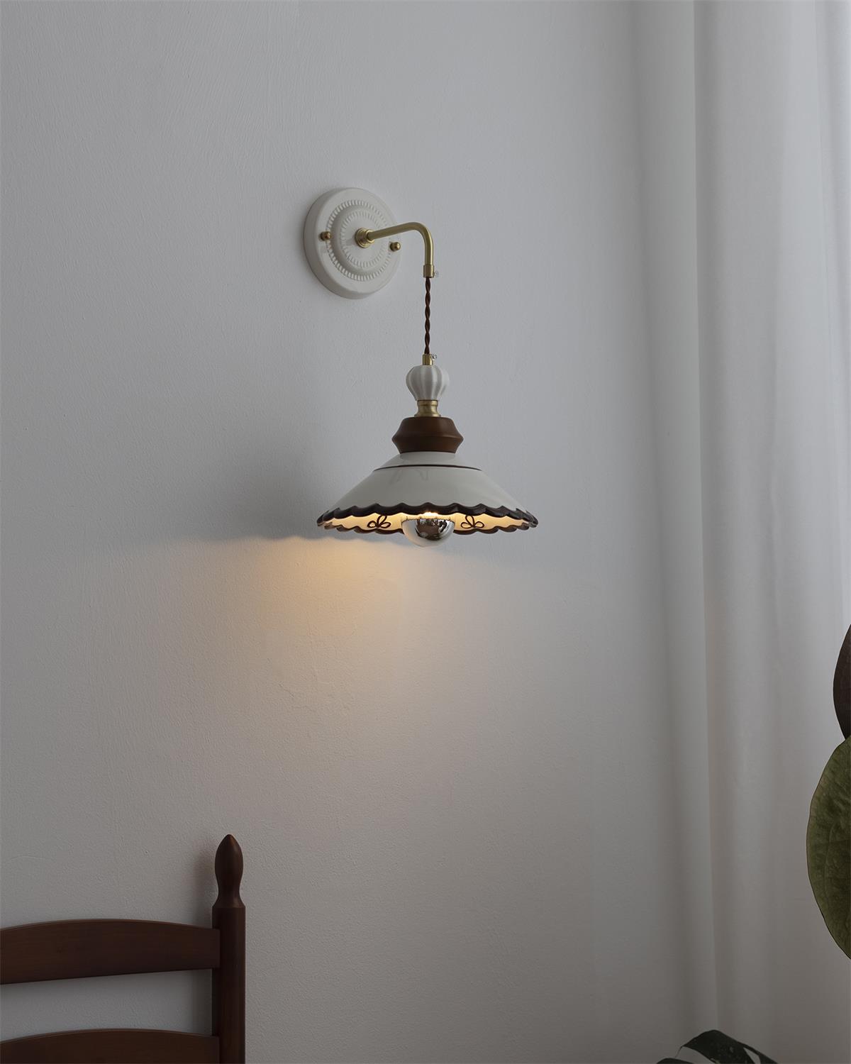 Lanka Wall Light