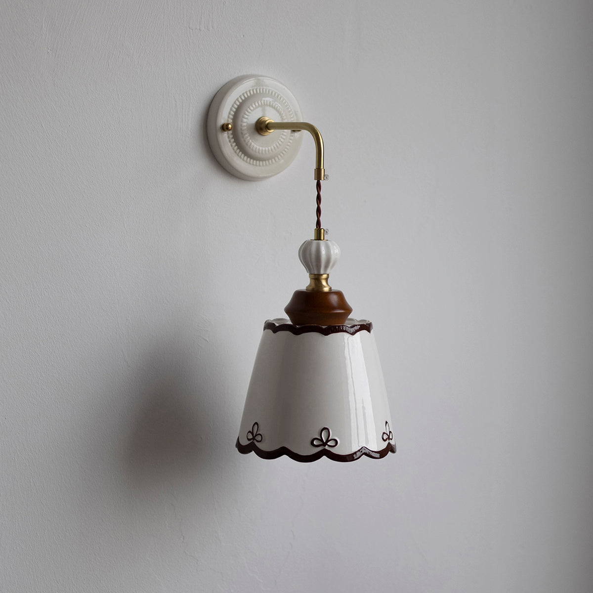 Lanka Wall Light