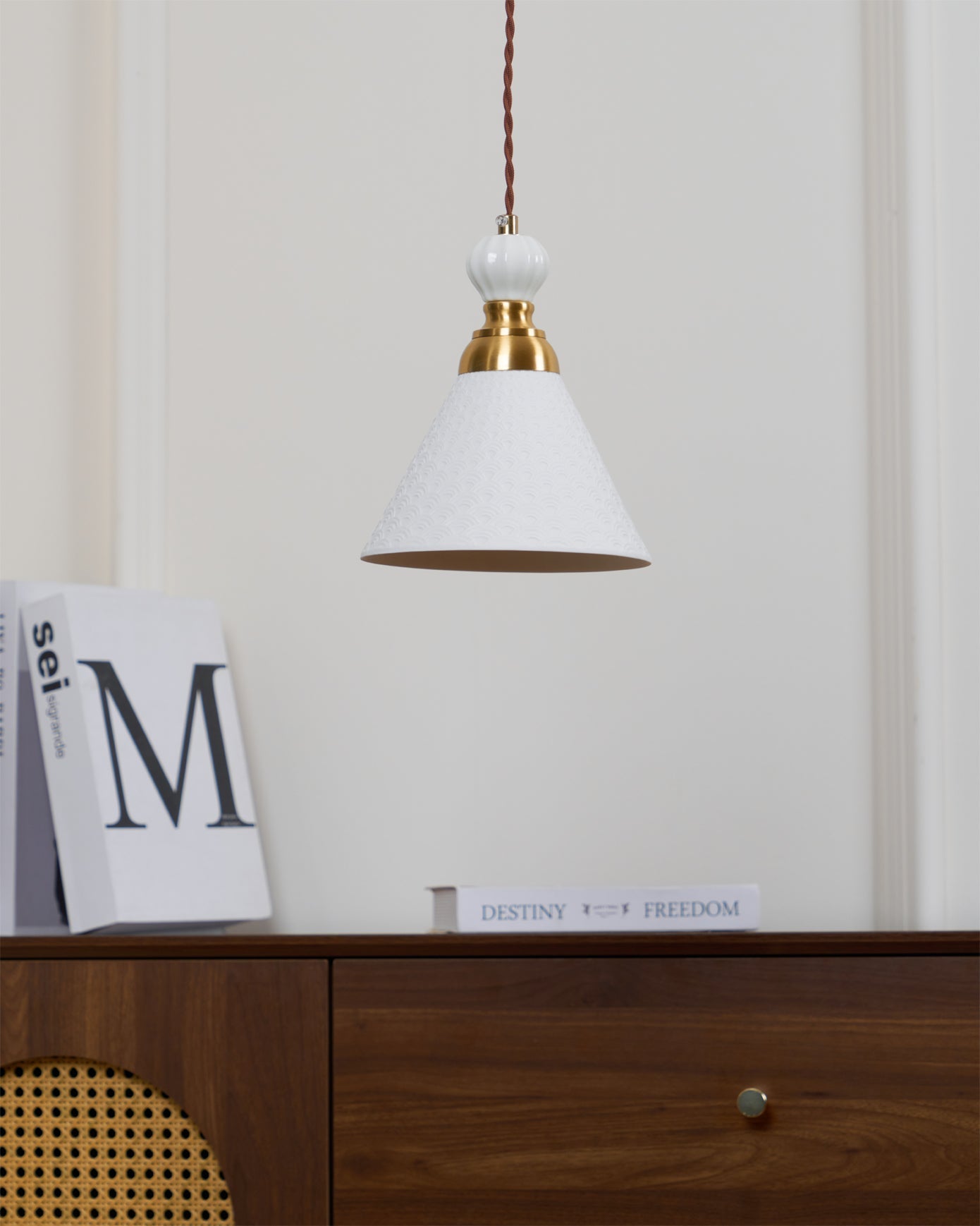 Calsonas Pendant Light
