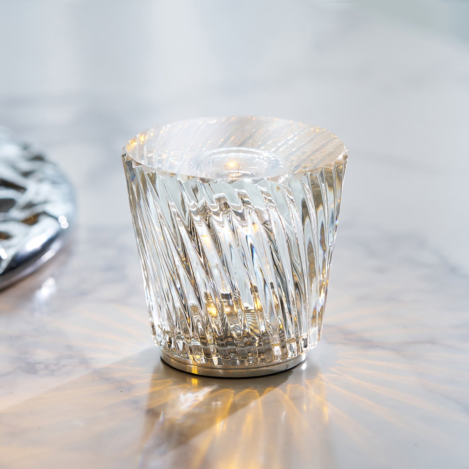 Mavin Table Lamp