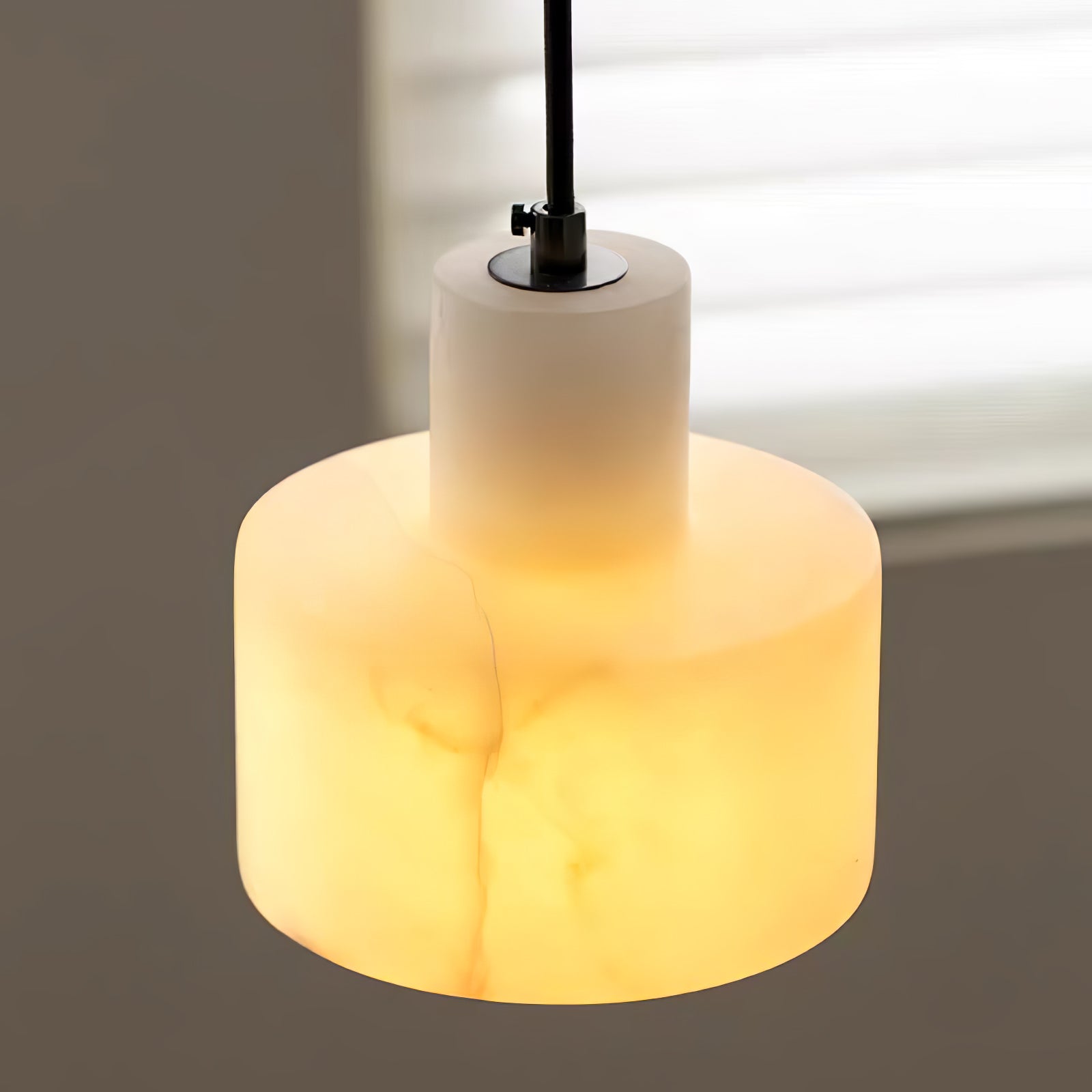 Parelia Pendant Light