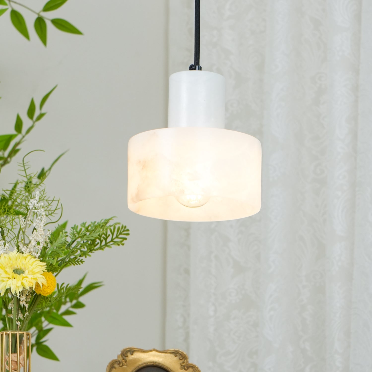Parelia Pendant Light