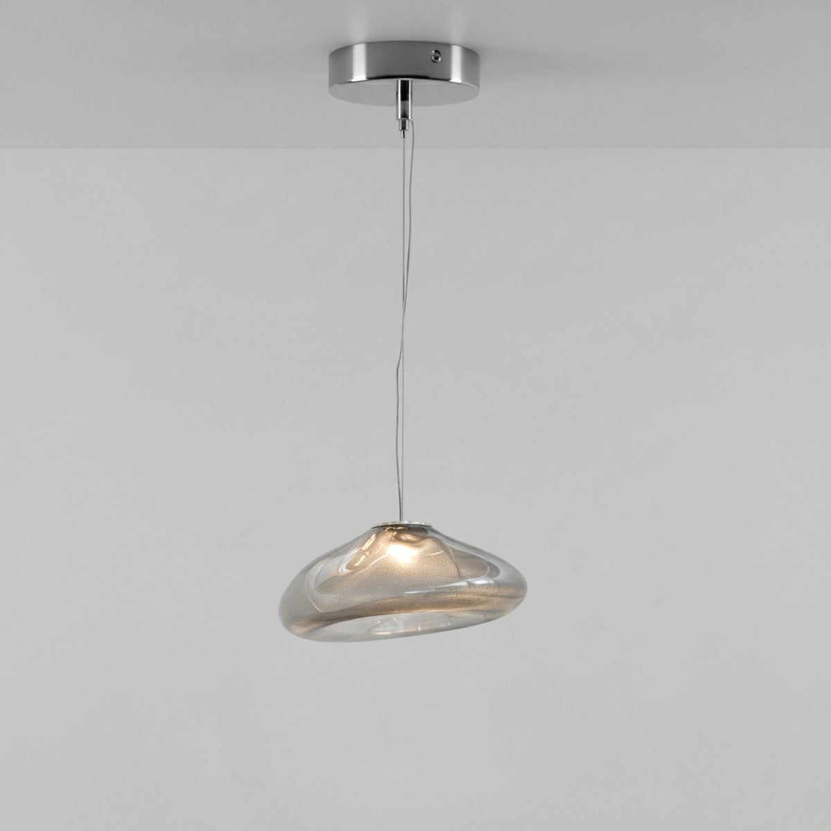 Neroera Sculptural Pendant Light