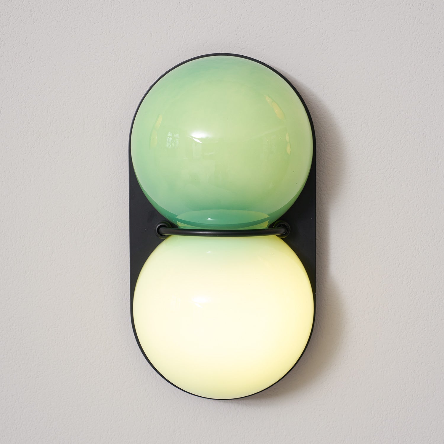 Akroia Wall Light