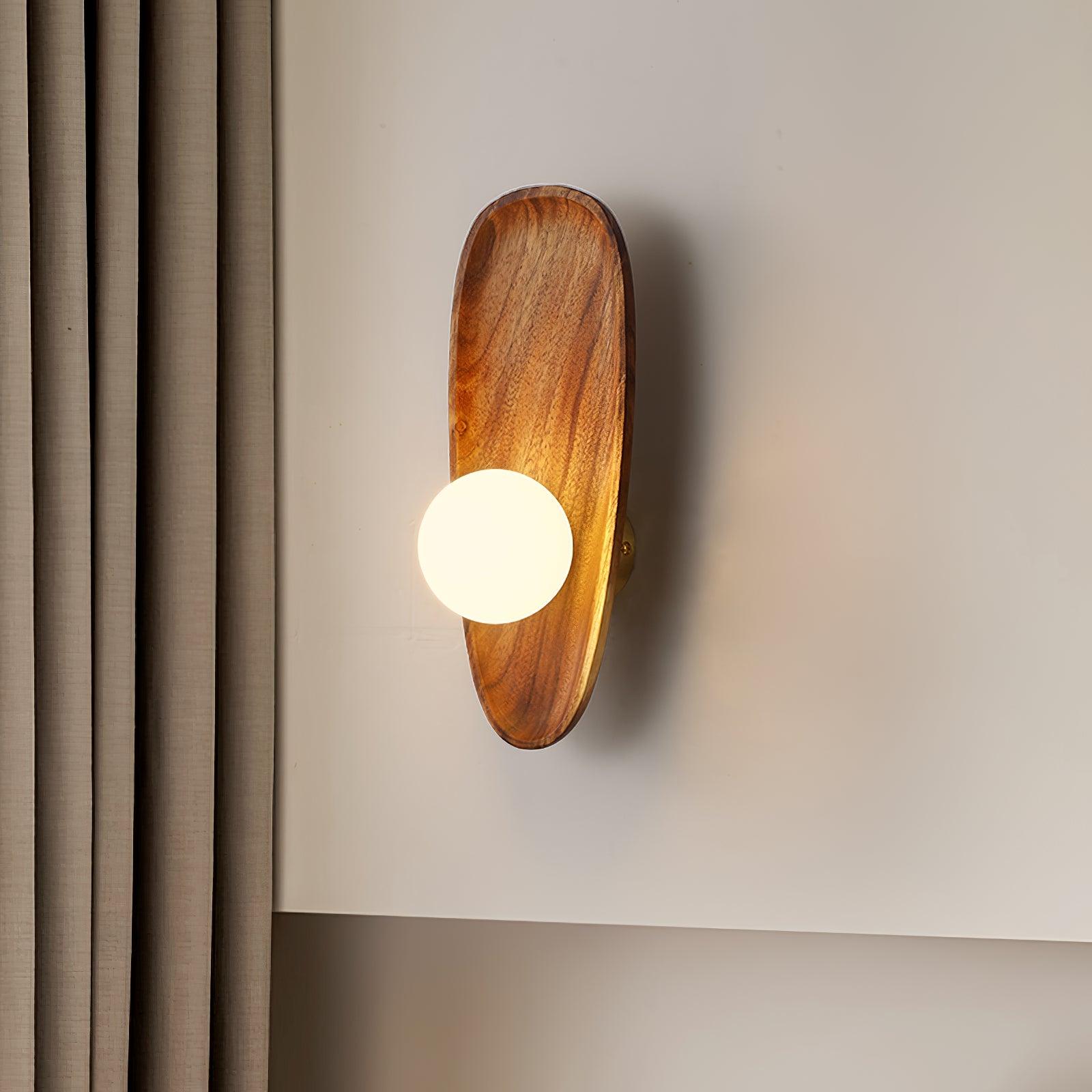 Wynaes Minimalist Wall Light