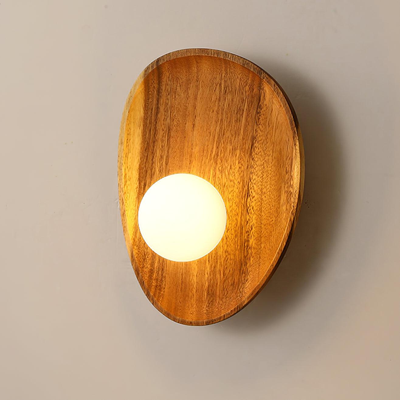 Wynaes Minimalist Wall Light