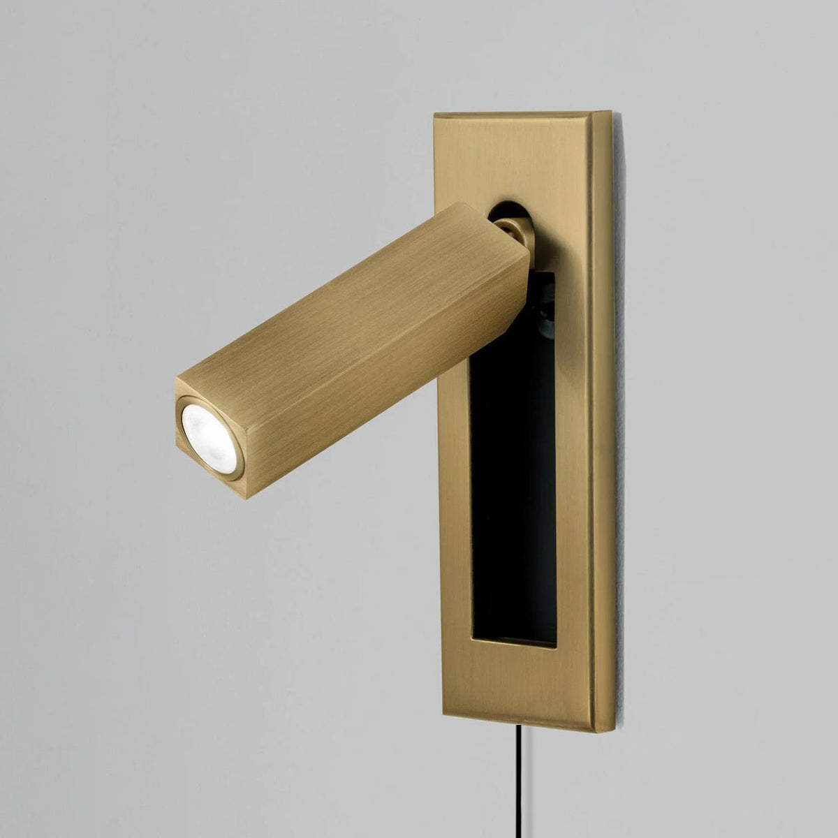 Embedded Bedside Plug-in Sconce – detail 11