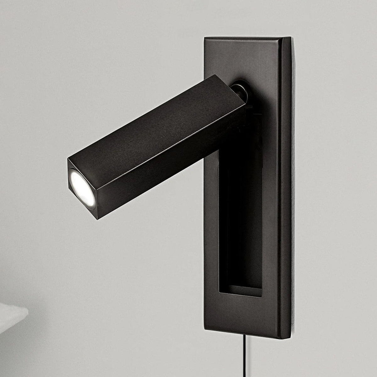 Embedded Bedside Plug-in Sconce – detail 9