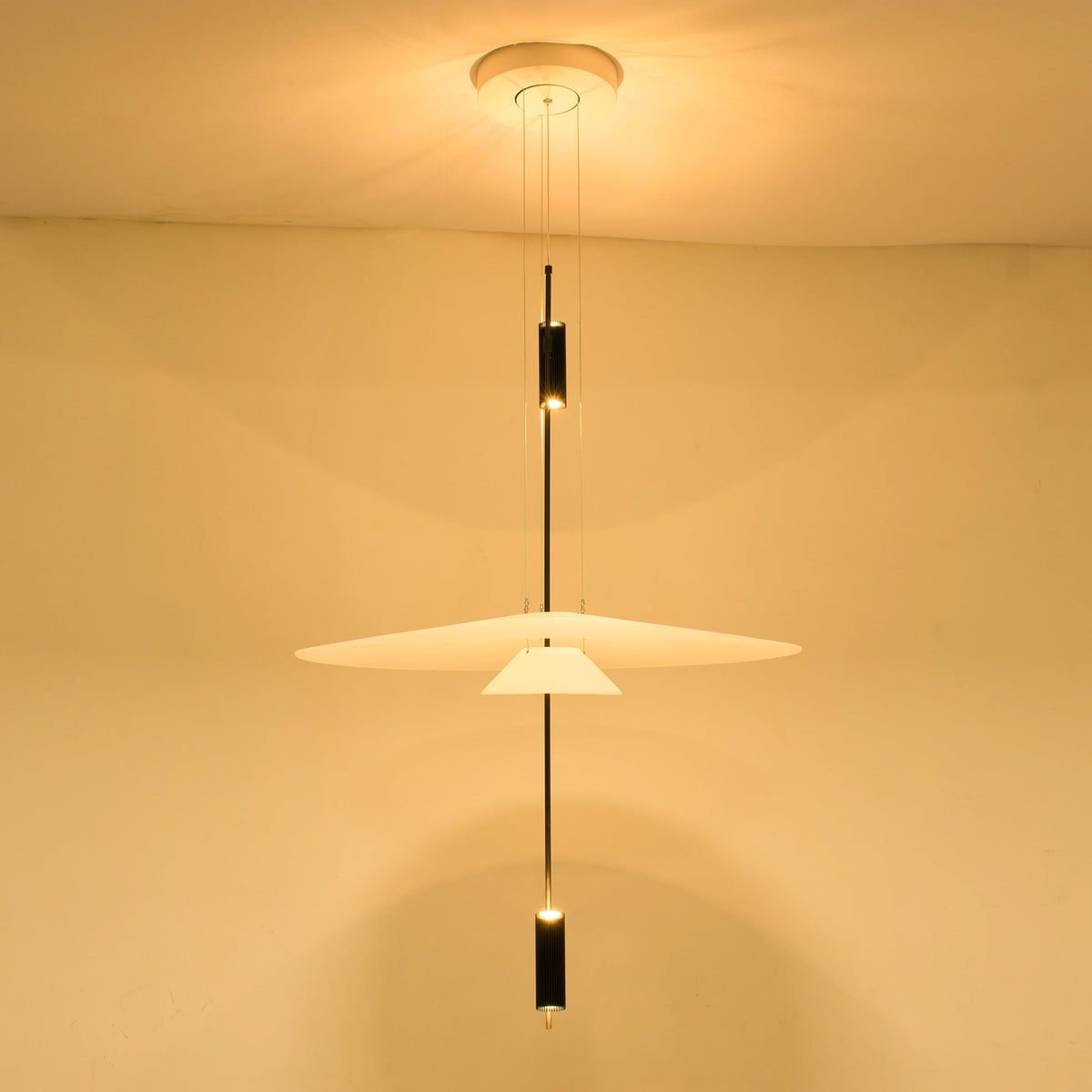 Jorveno Sculptural Pendant Light