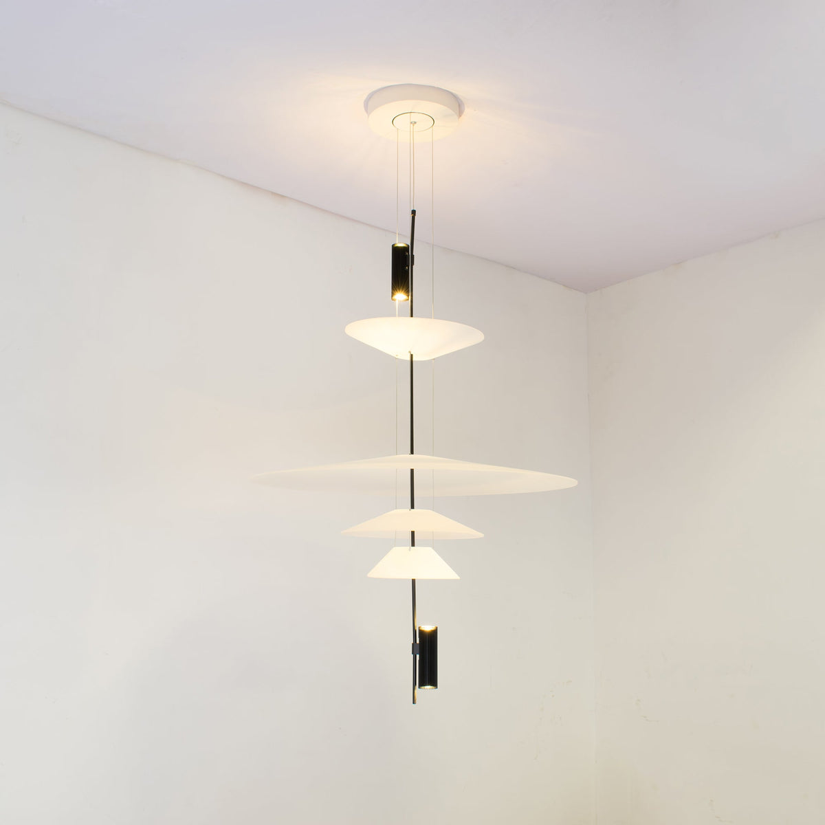 Jorveno Sculptural Pendant Light