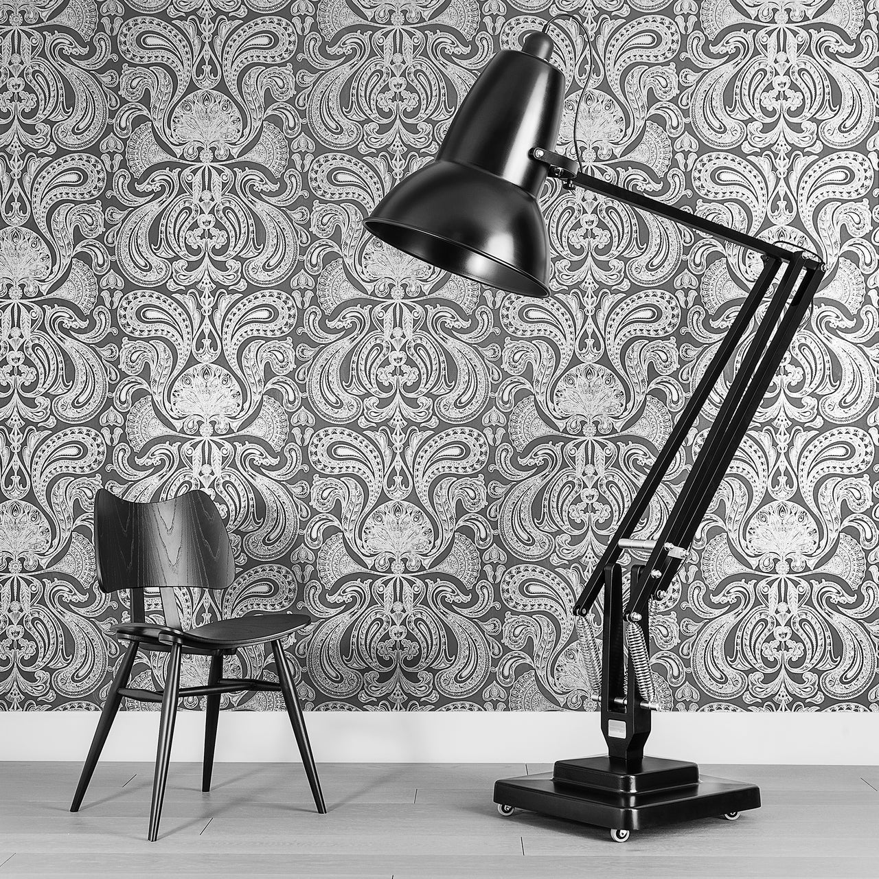 Jorlanel Articulated Floor Lamp