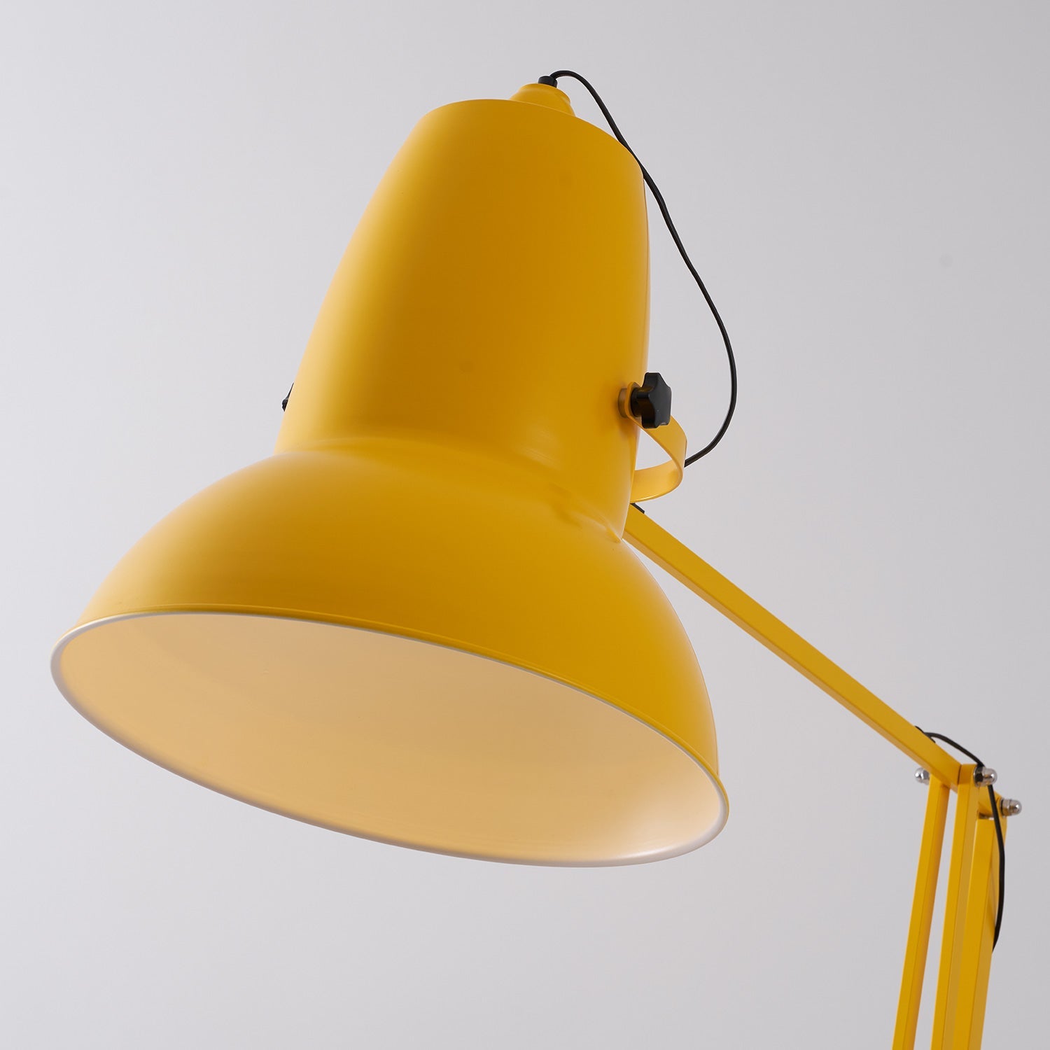 Jorlanel Articulated Floor Lamp