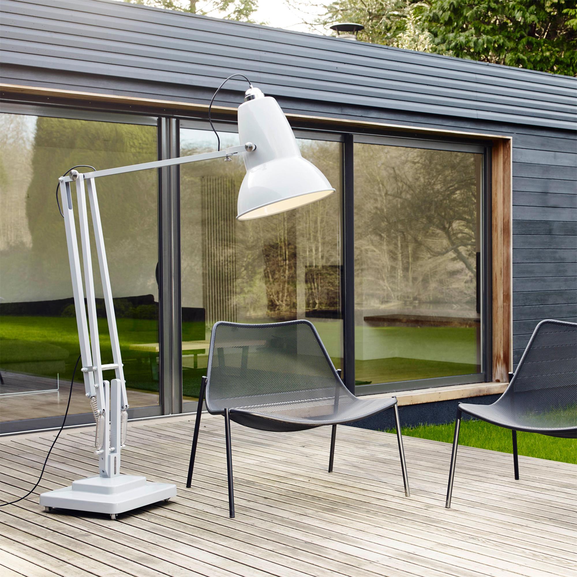 Jorlanel Articulated Floor Lamp