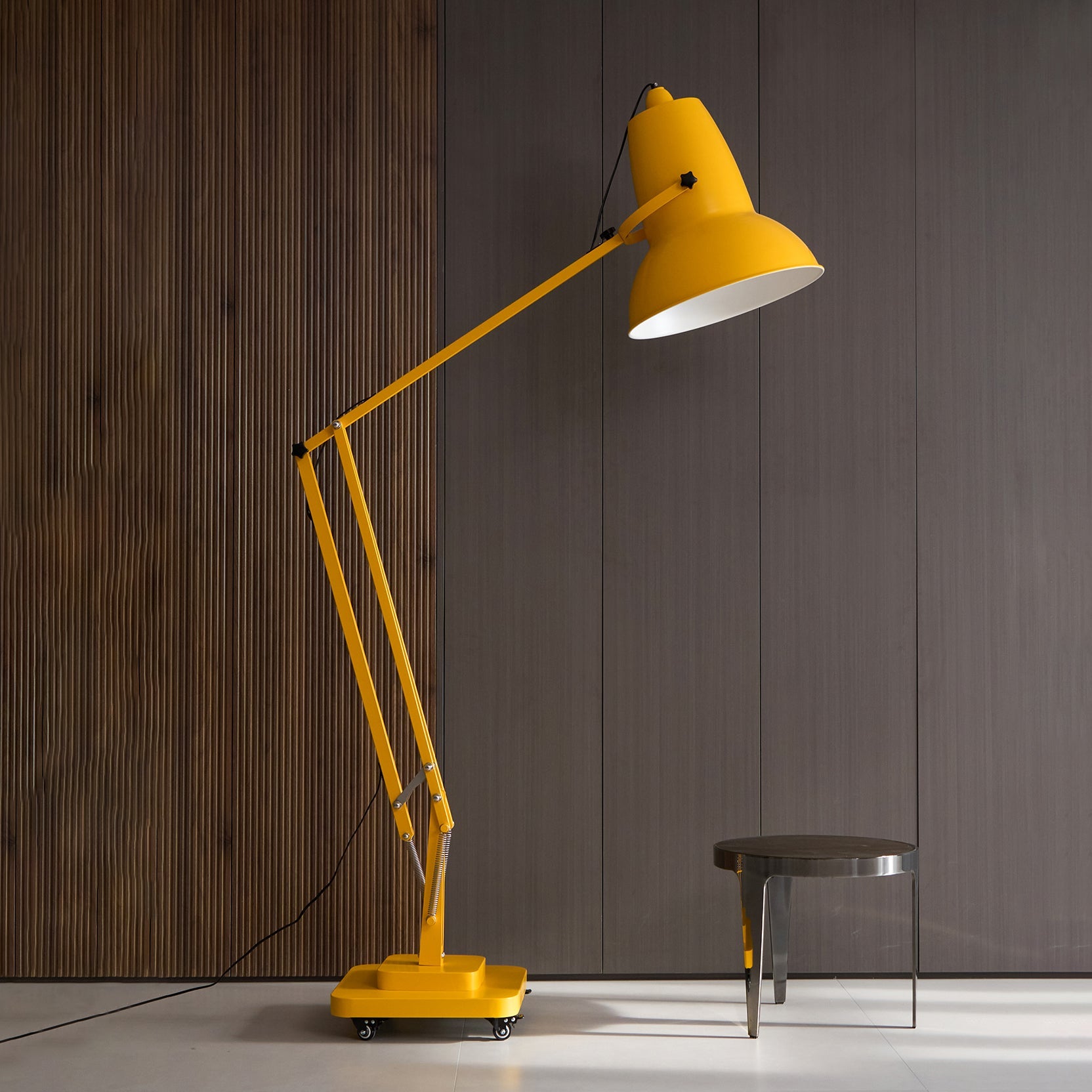 Jorlanel Articulated Floor Lamp