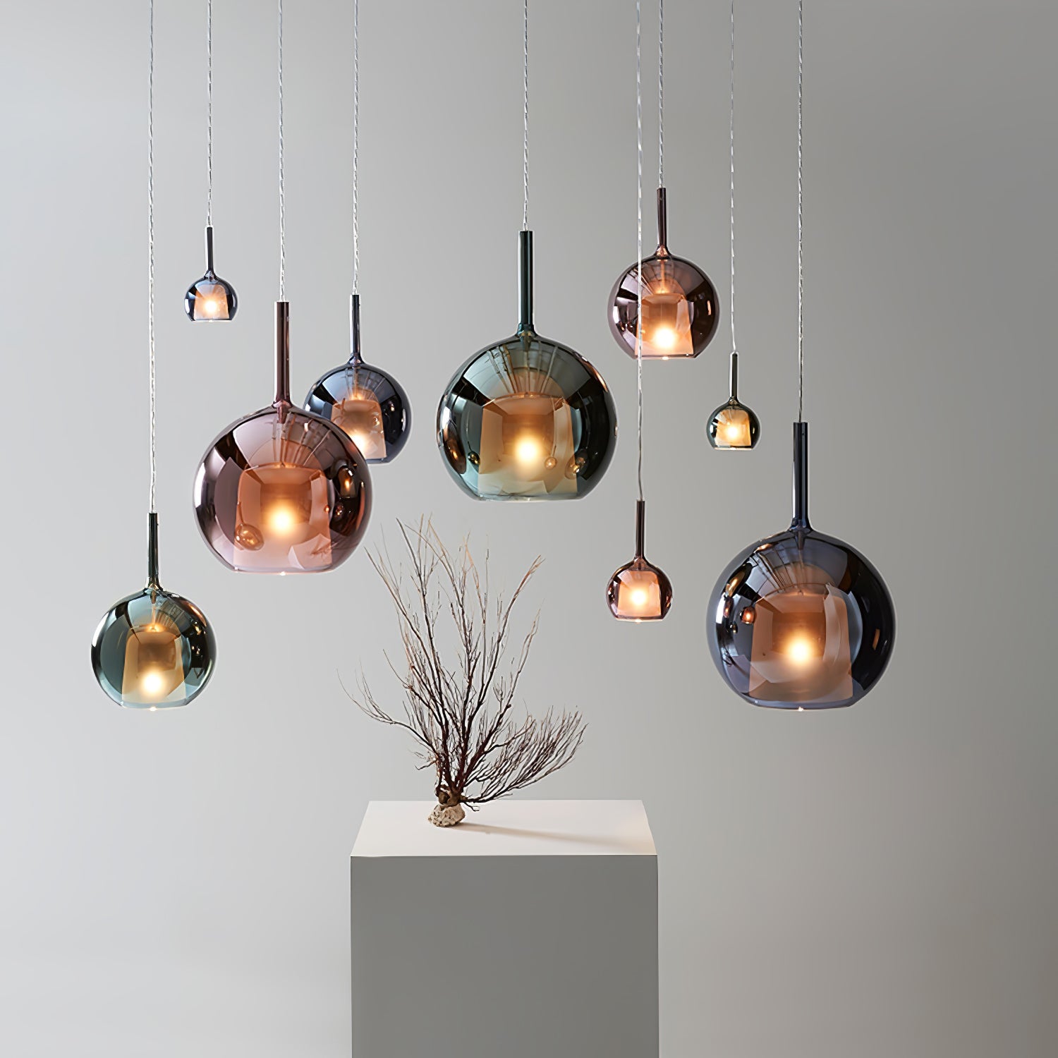 Vyreno Globe Pendant Light