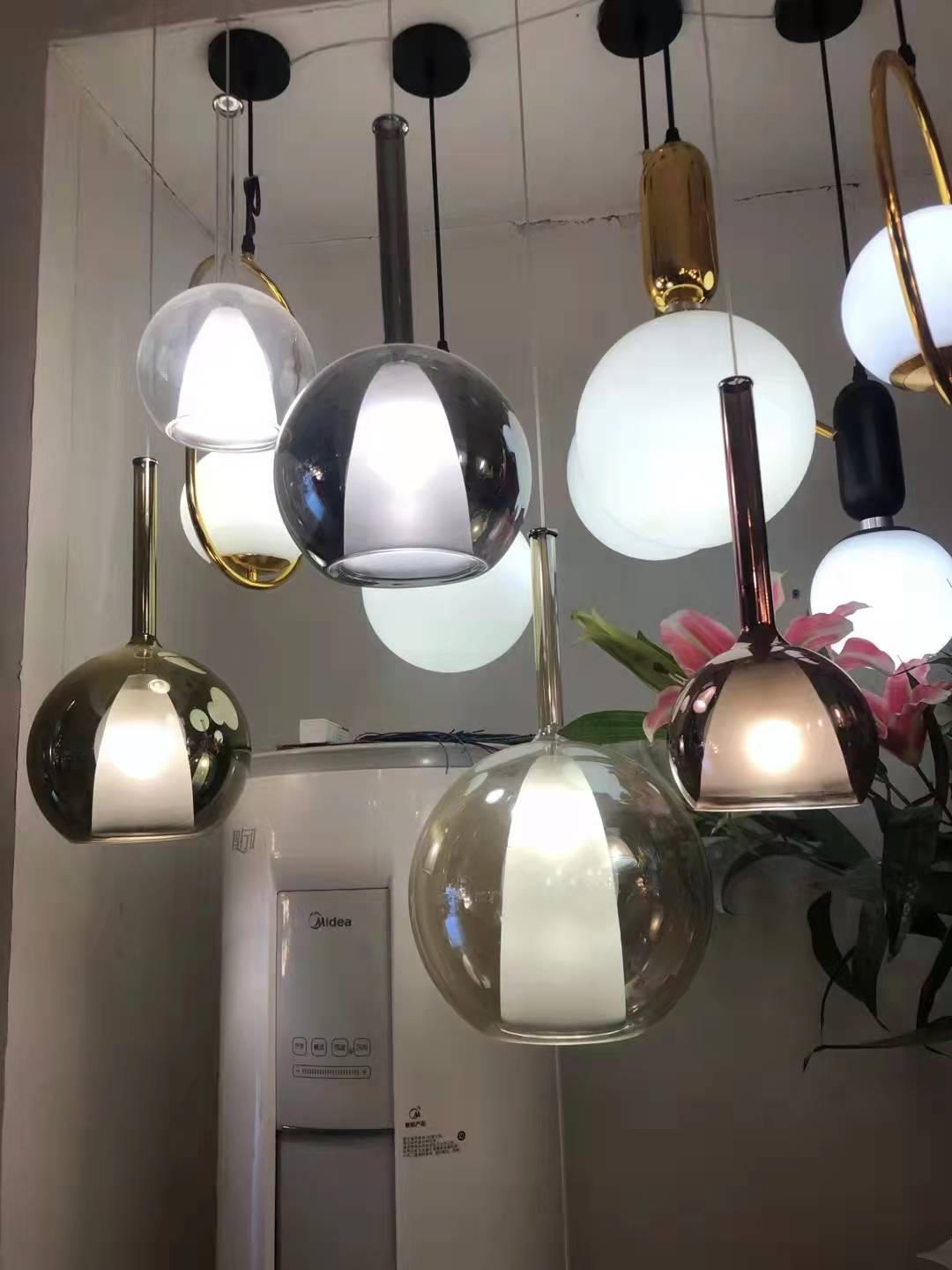 Vyreno Globe Pendant Light