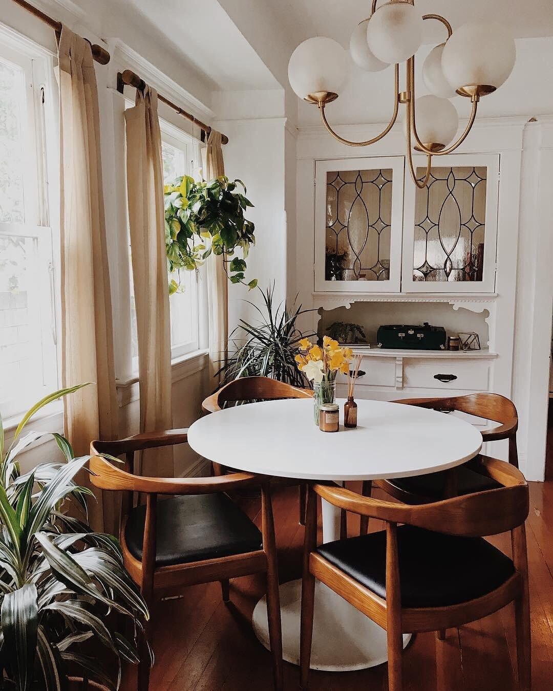 Jornoen Globe Chandelier