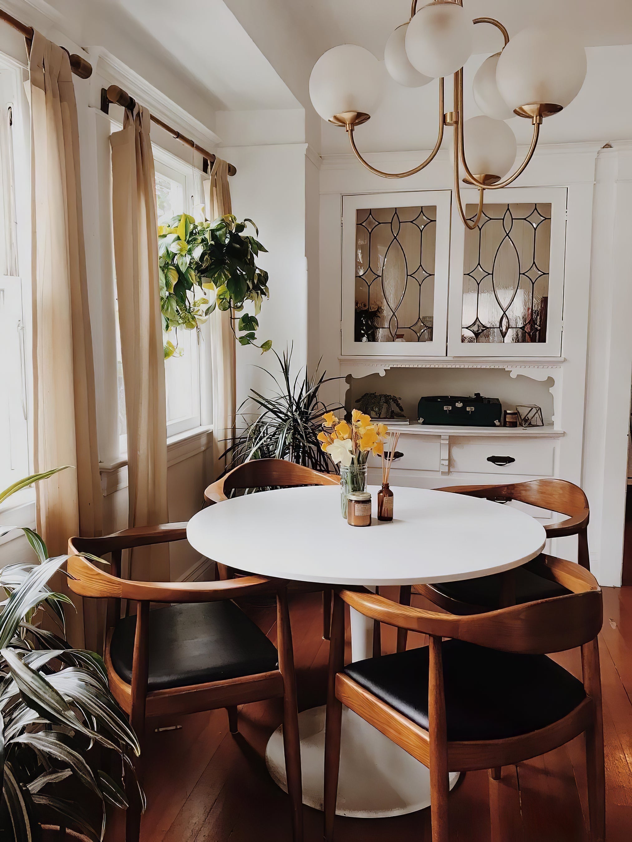 Jornoen Globe Chandelier