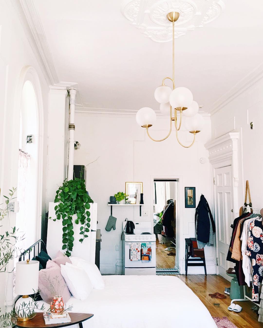 Jornoen Globe Chandelier