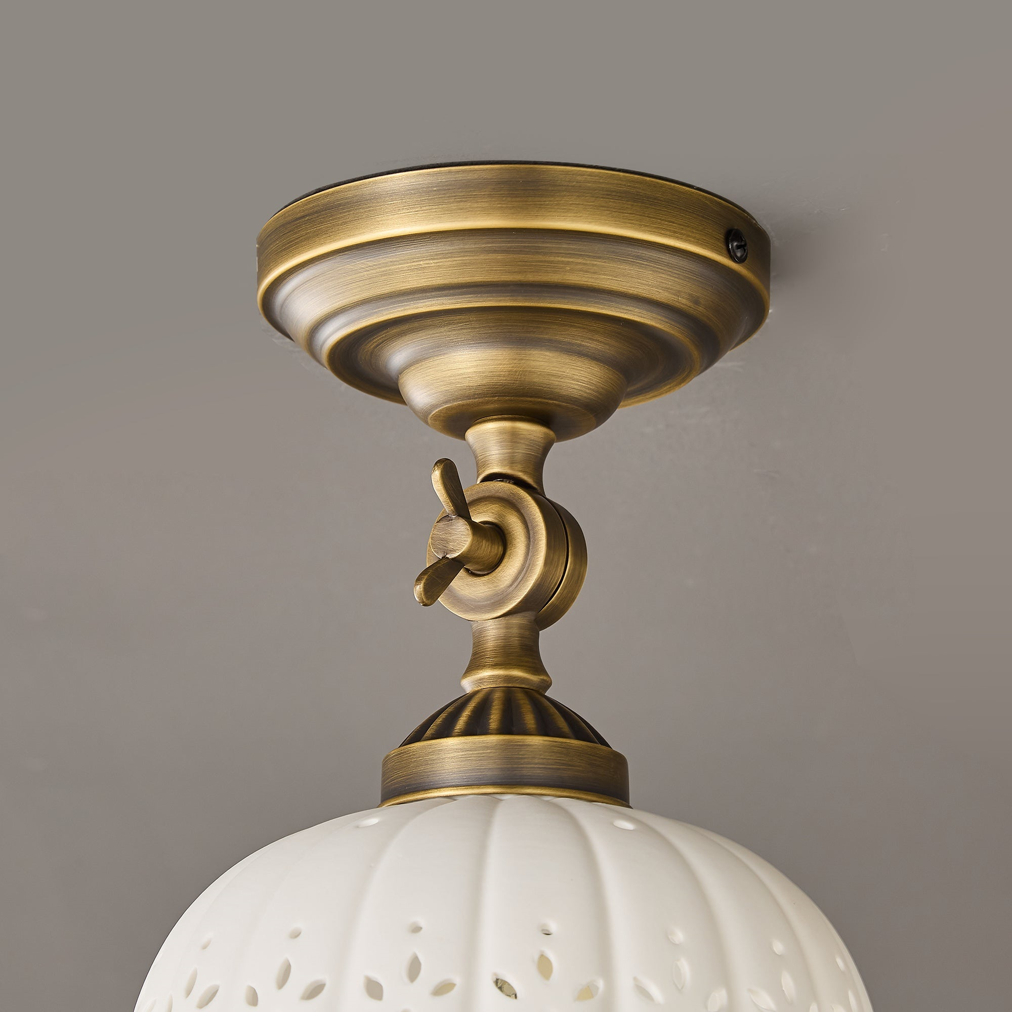 Roenal Ceiling Light