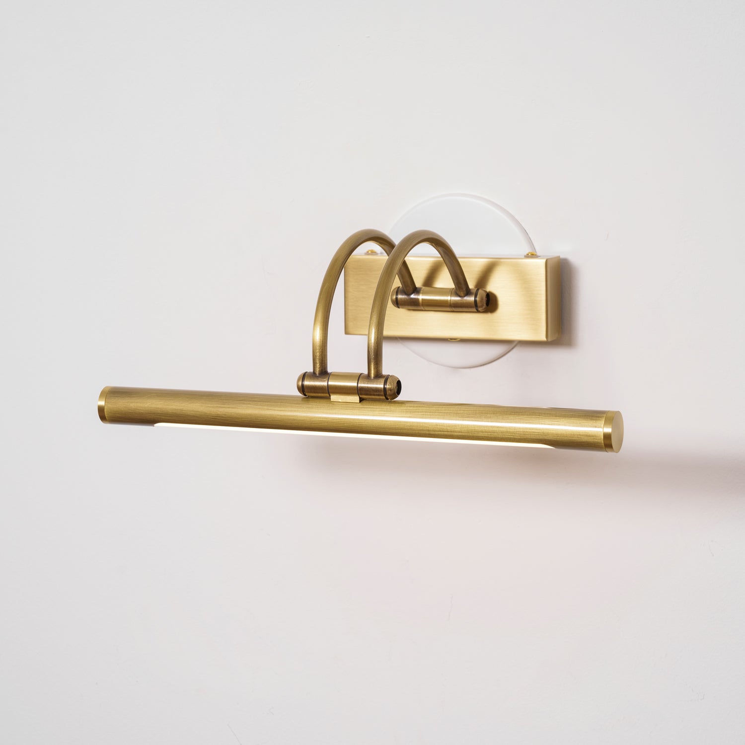 Lexanus Linear Wall Light