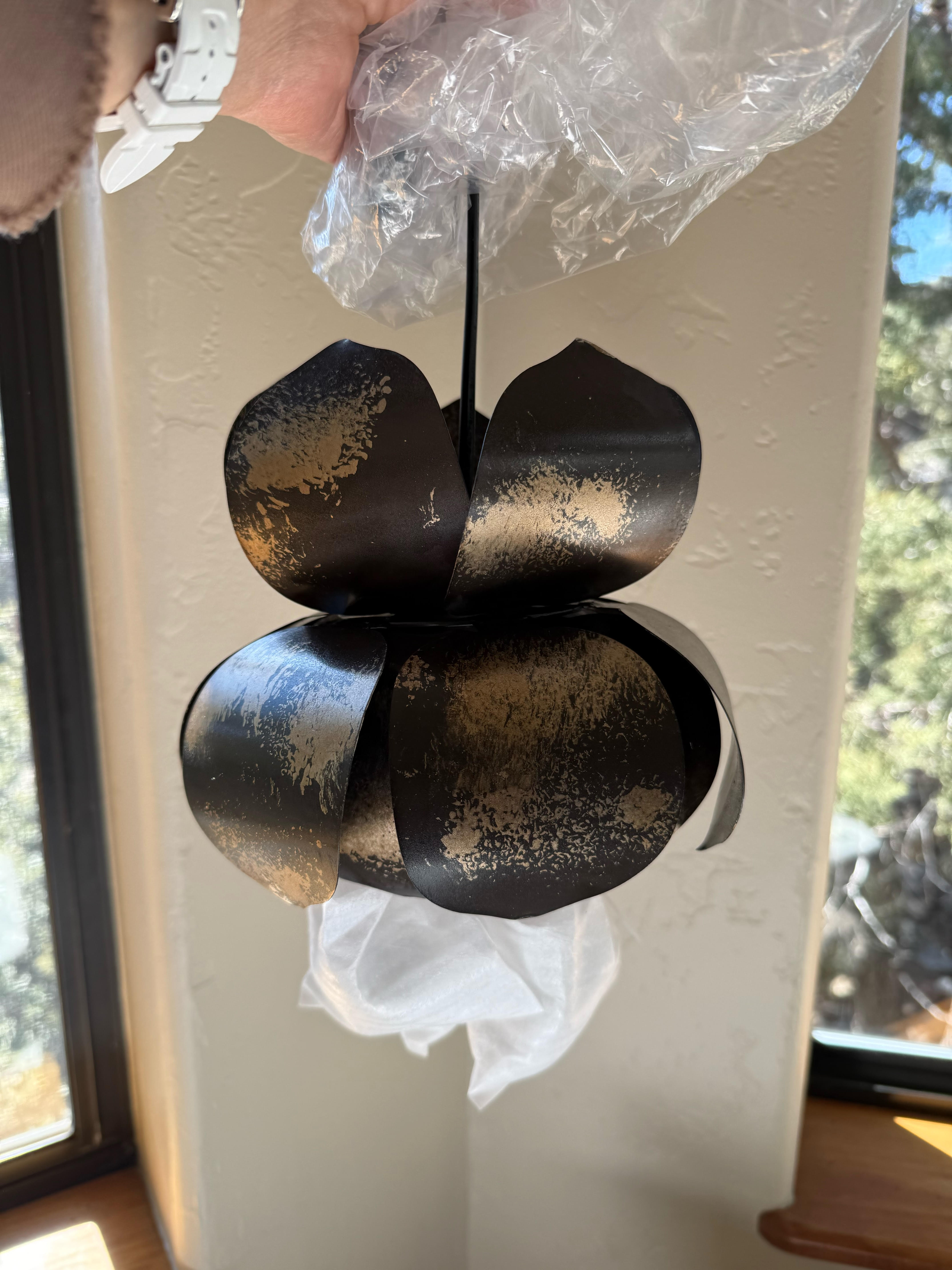 Liotona Floral Pendant Light