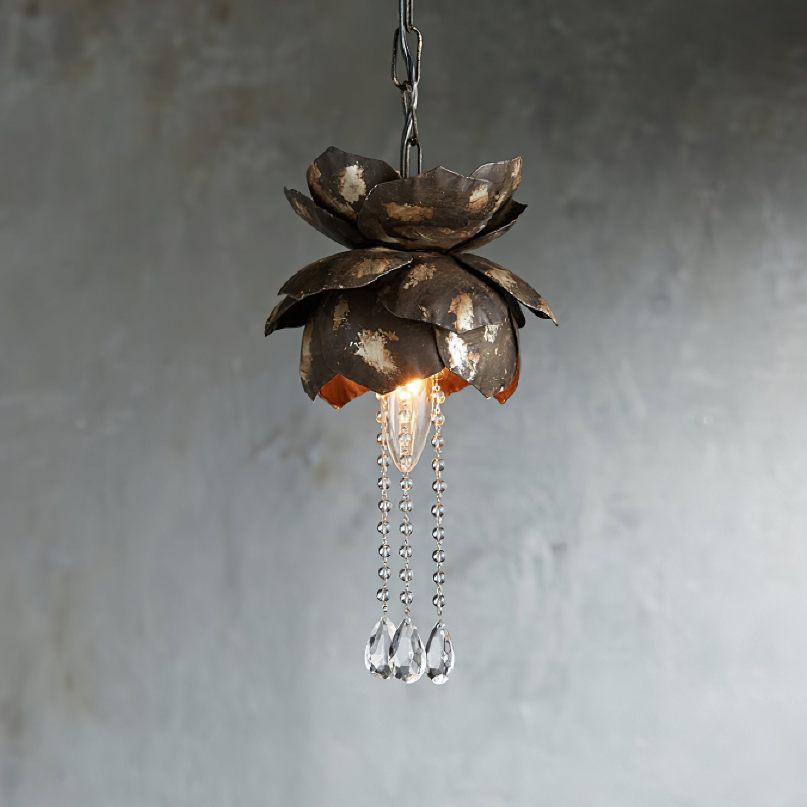 Liotona Floral Pendant Light